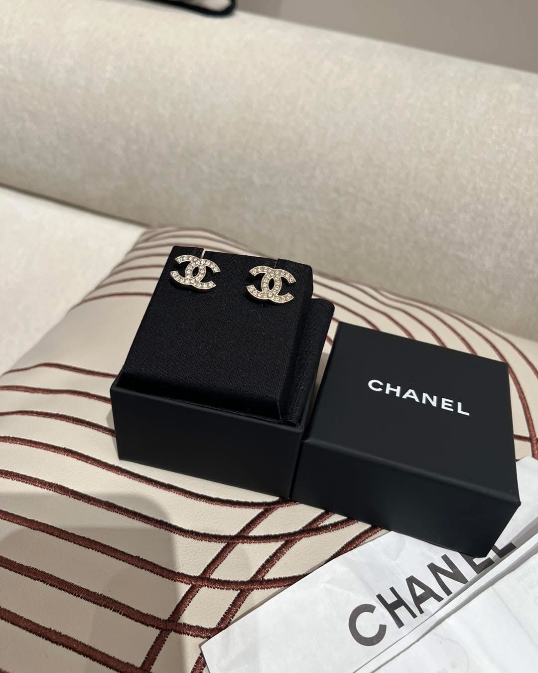 全新 Chanel earrings cc logo 26V 100%Authentic,100%New全新 ✅專門店收據✅塵袋✅box