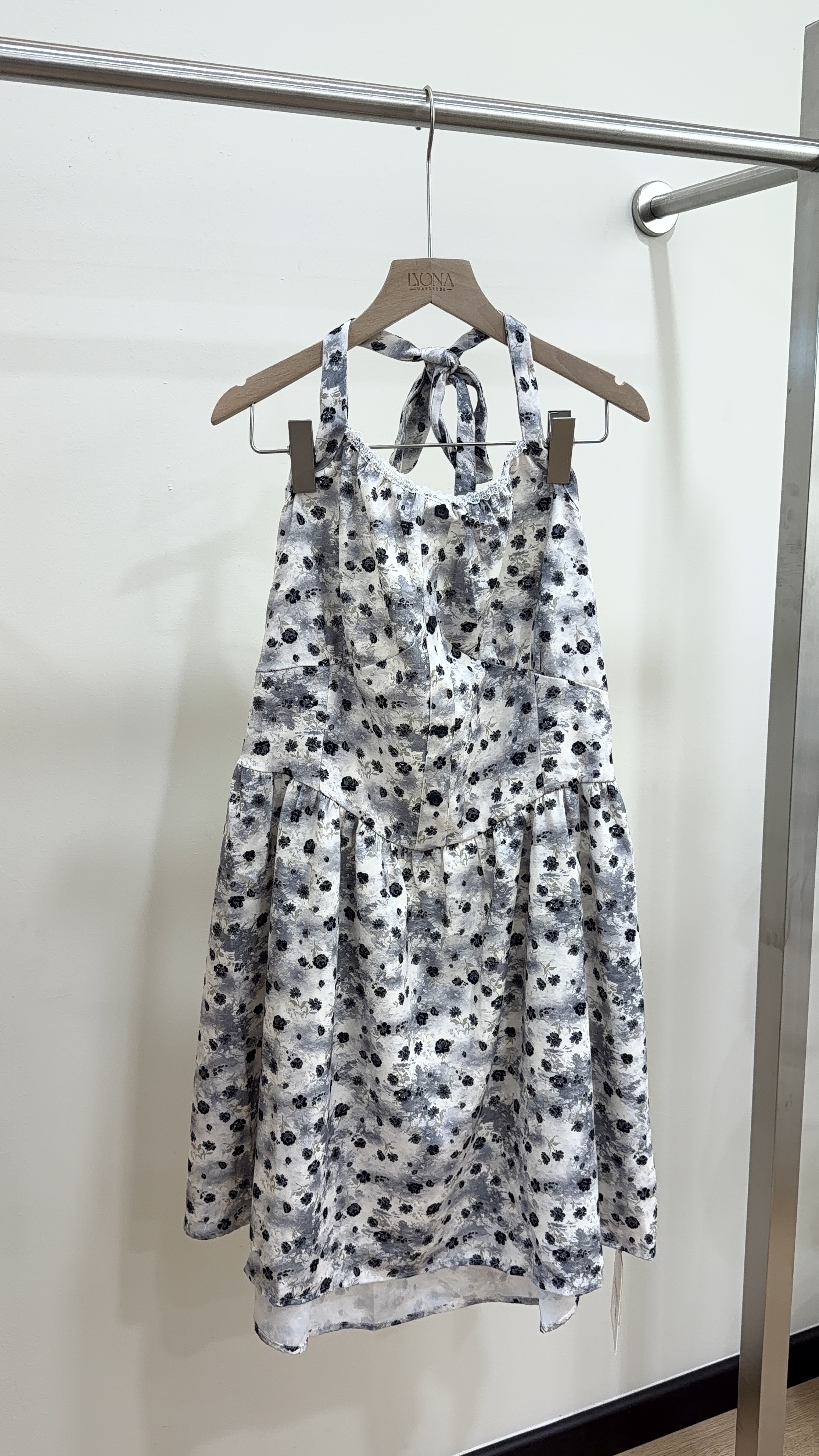 826036大码挂脖印花连身裙