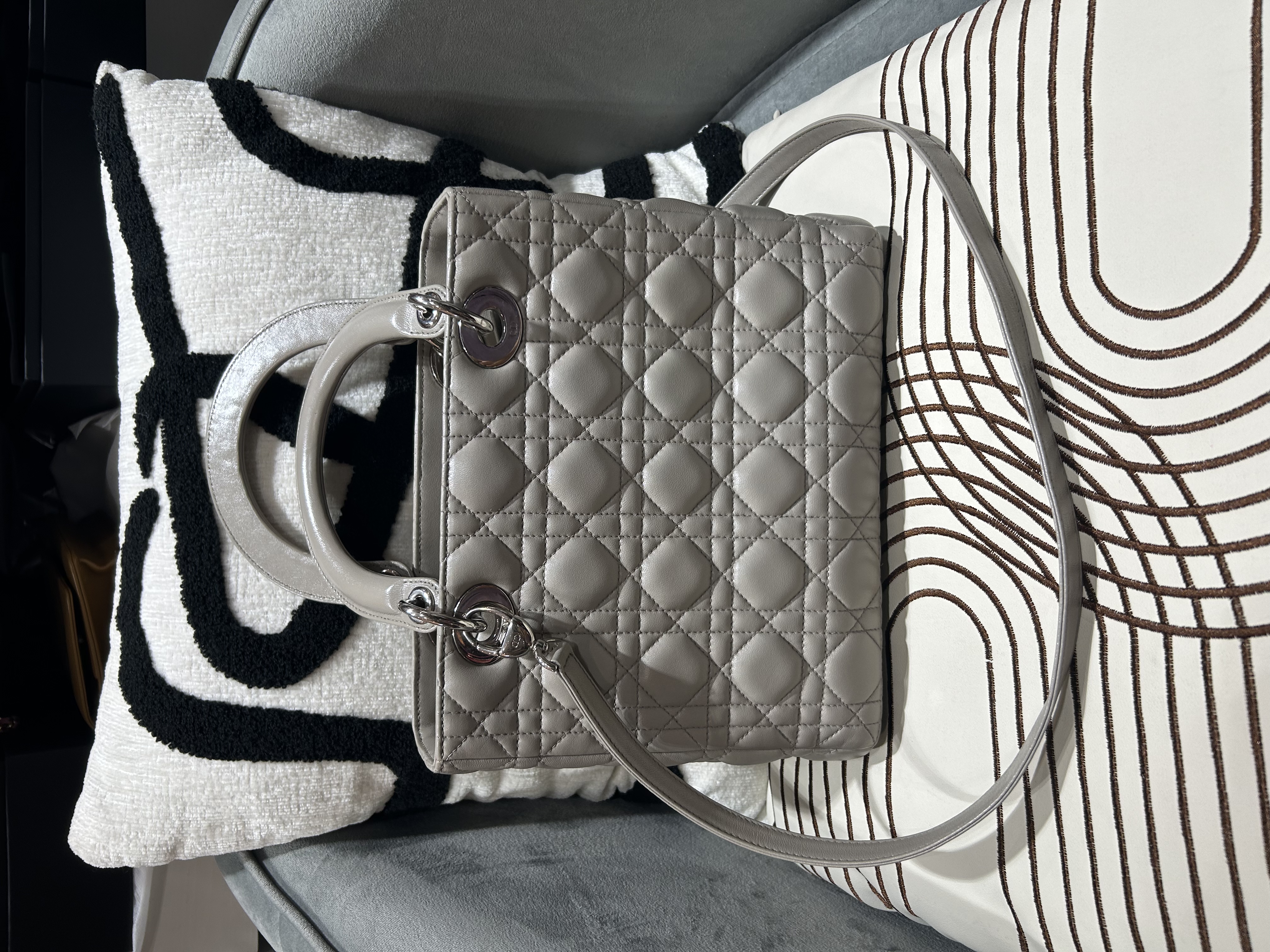 Dior lady Dior medium shoulder bag  100%Authentic ,95%new