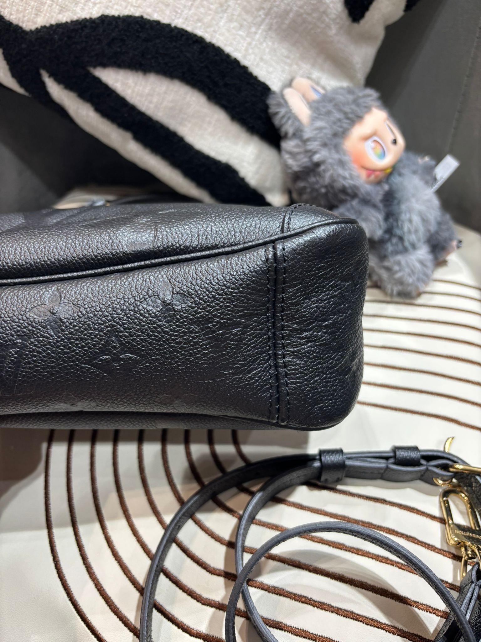 Lv Calfskin Monogram Empreinte Trianon PM 2 way bag M46488 100%Authentic, 99%New ✅Dust bag 