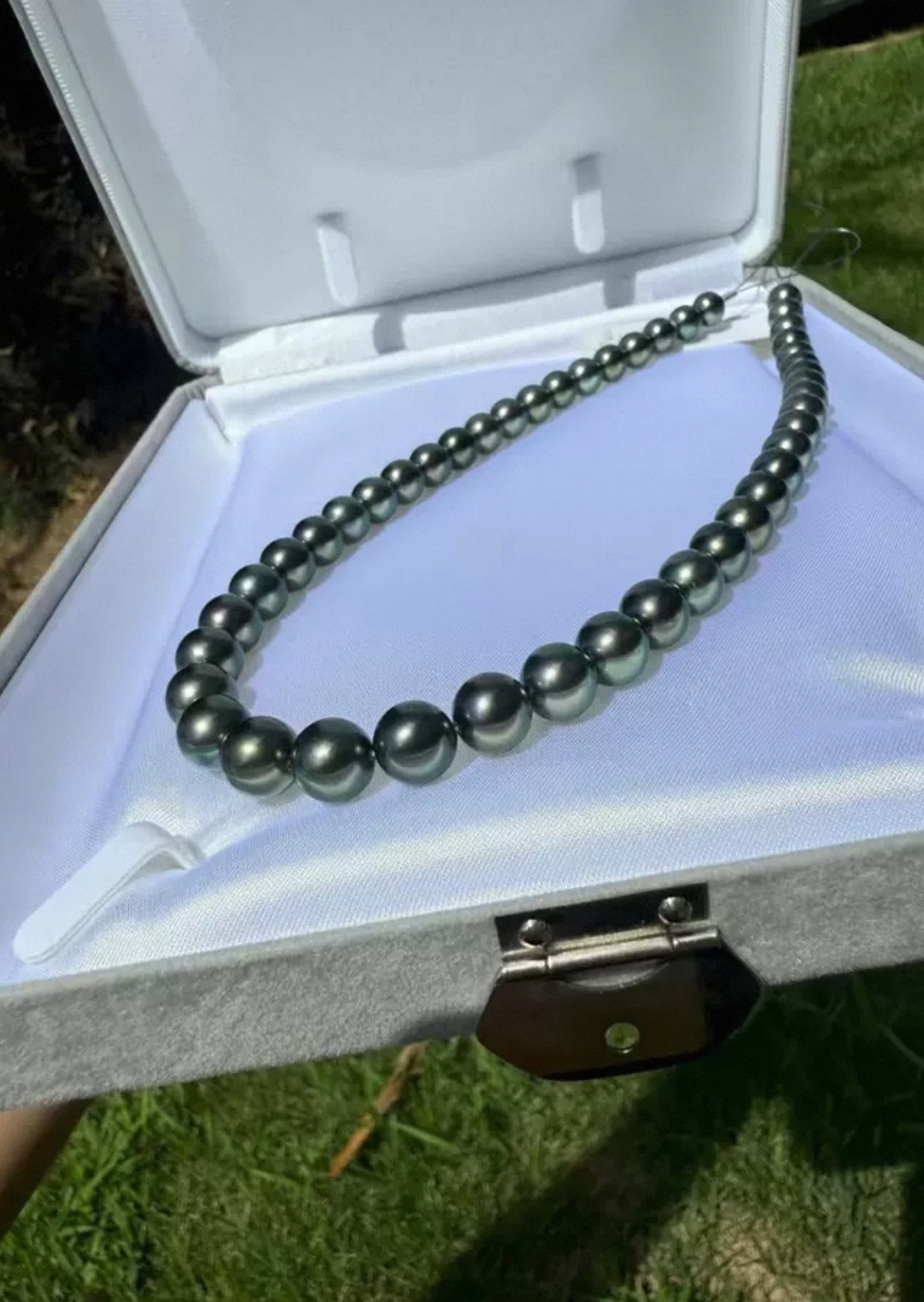 天然混彩大溪地黑珍珠頸鏈 近正圓，瑕疵很少
