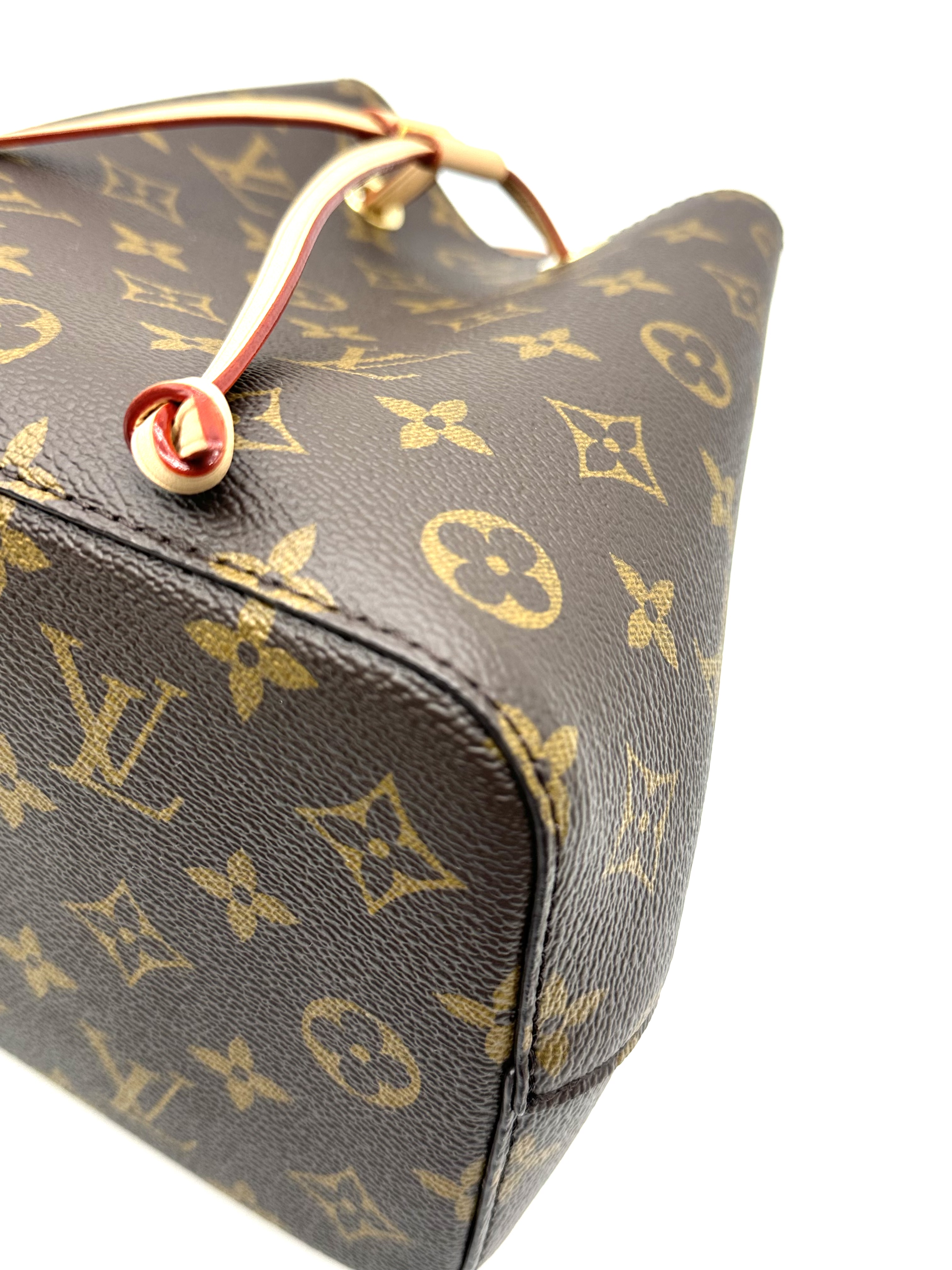 Pre-Owned LV NéoNoé BB Bucket Bag / Product Code: 26040903