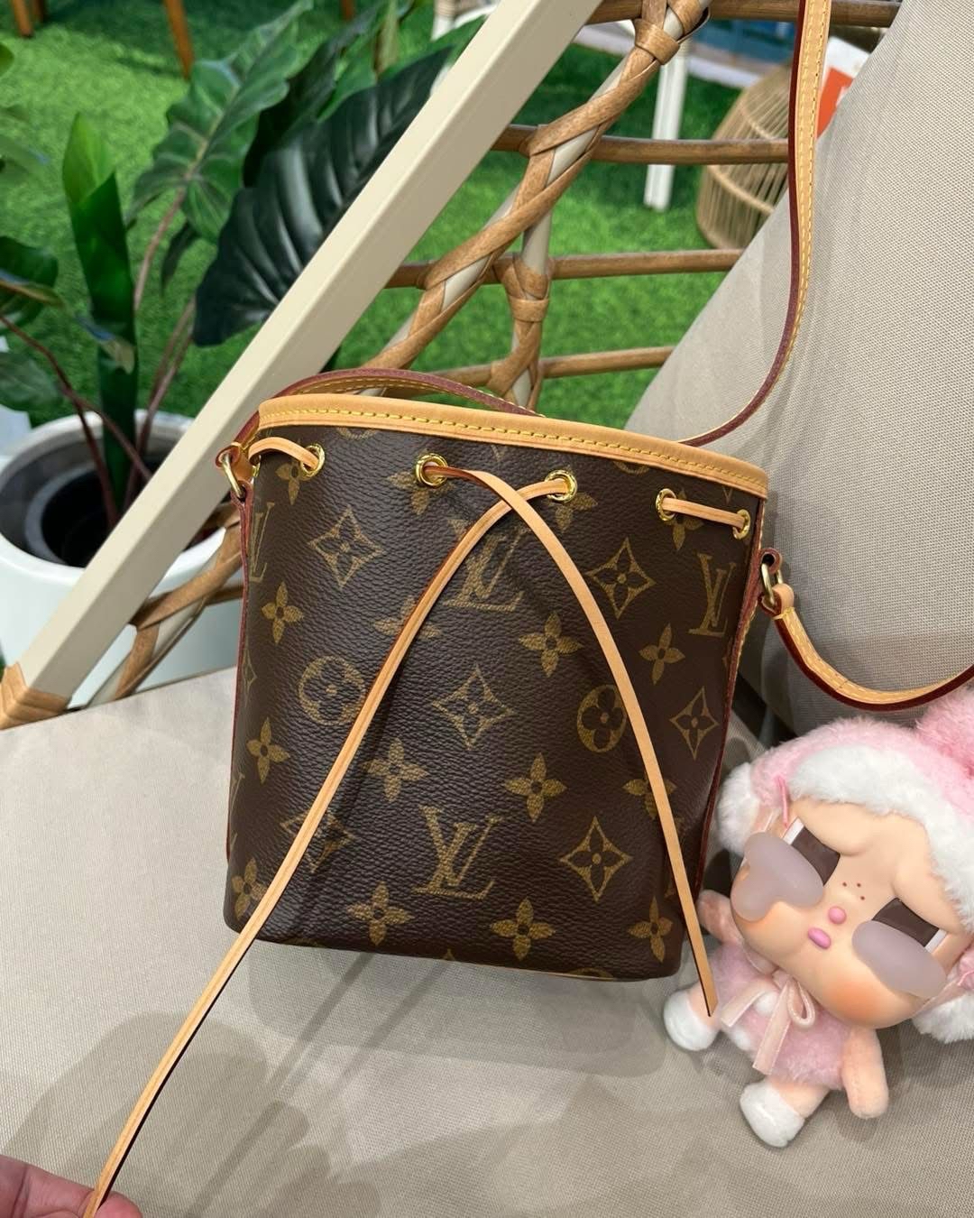Lv nano Noe bucket bag monogram 