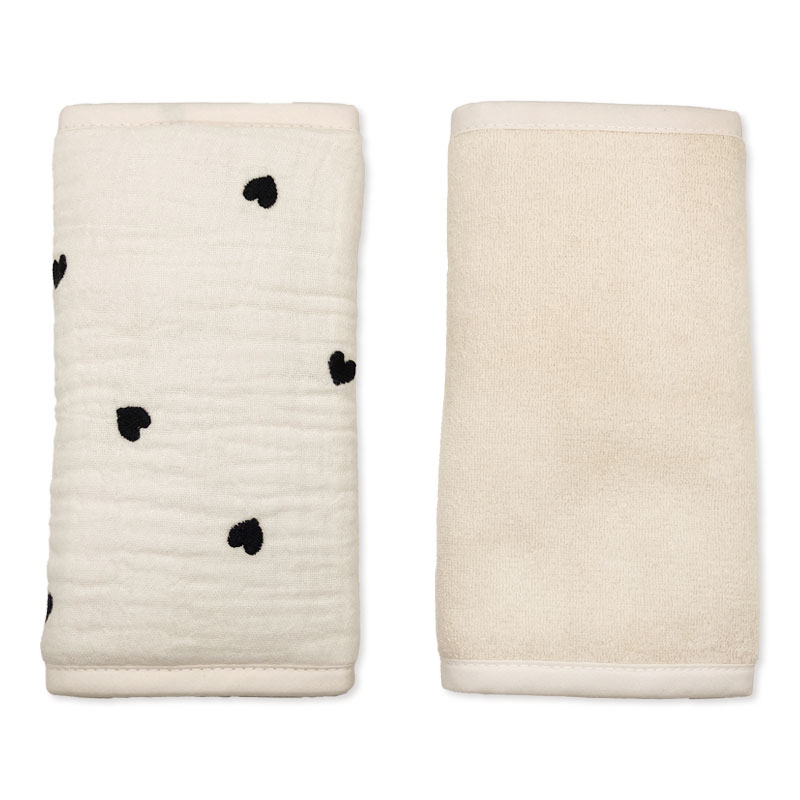 🇯🇵預訂 日本直送🇯🇵愛心刺繡雙面毛巾布孭帶咬巾肩巾