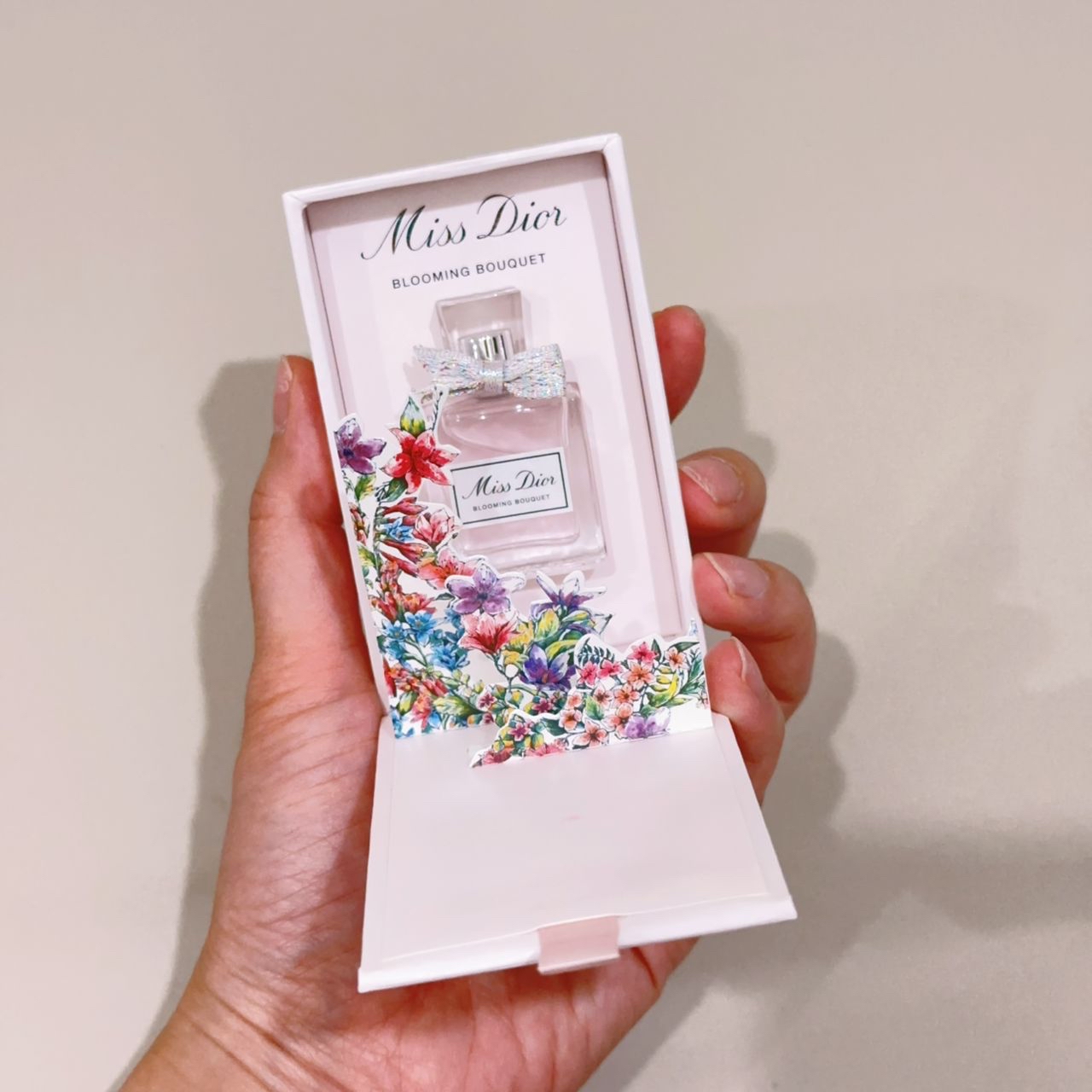 【𝐌𝐈𝐒𝐒𝐃𝐈𝐎𝐑 花花小礼盒】 Q香 5ml  
