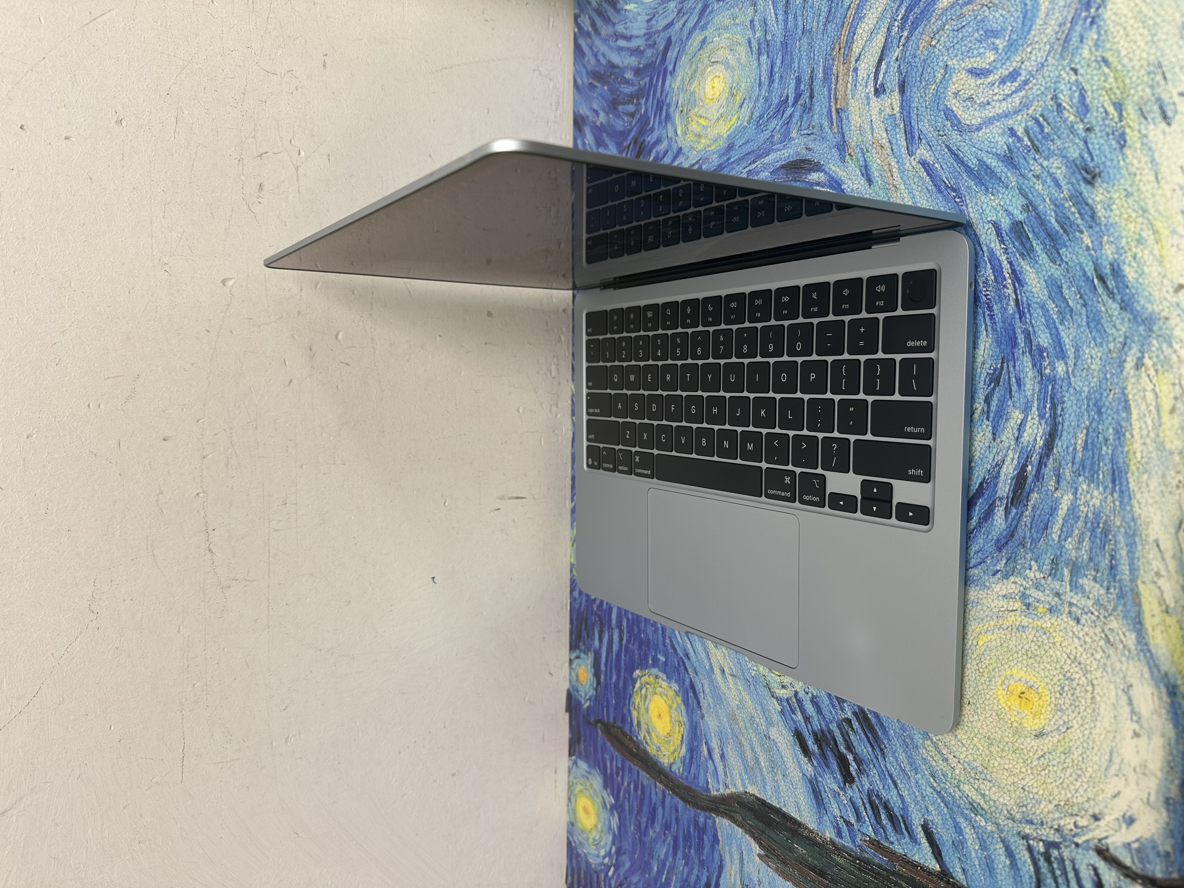 #6272 APPLE  MacBook Air M4 2025 M4 CPU/ 16GB Ram/256GB SSD/8核心GPU/Liquid Retina Mon/13吋/天藍色/Gaming Laptop / Notebook / 超強續航能力/文書機 / 畫圖 / 剪片 / Movie / Netflix 