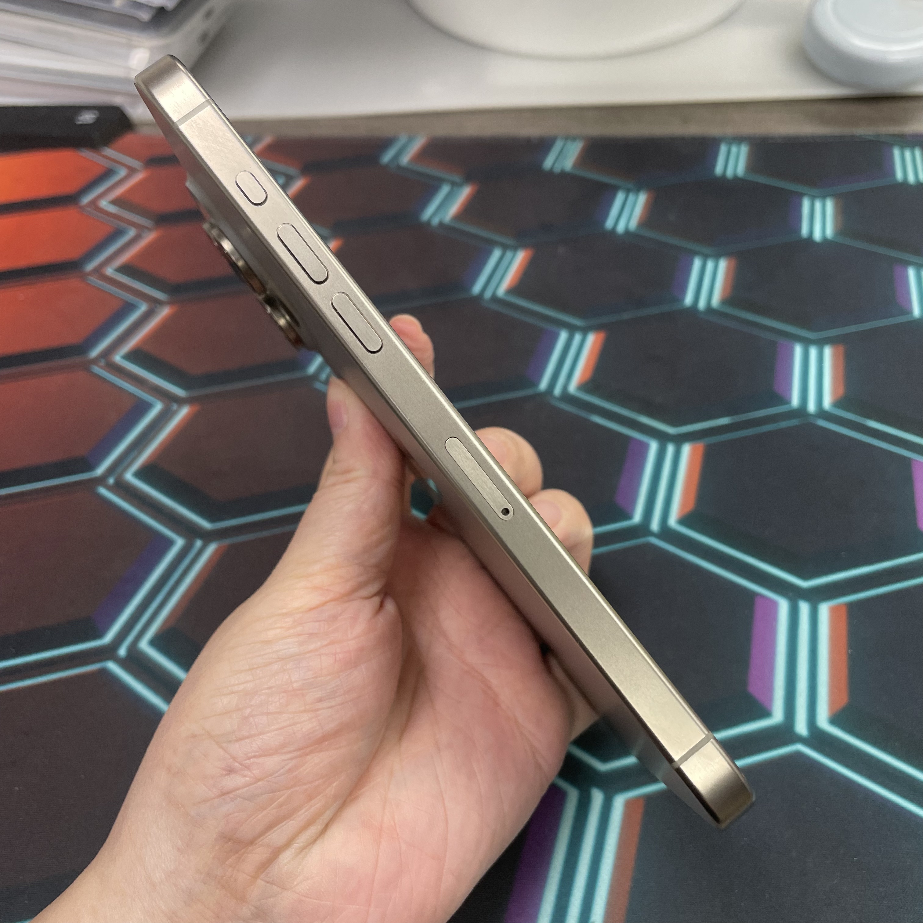 *8285 15 pro max 完美機 256GB 電87 原色 gray