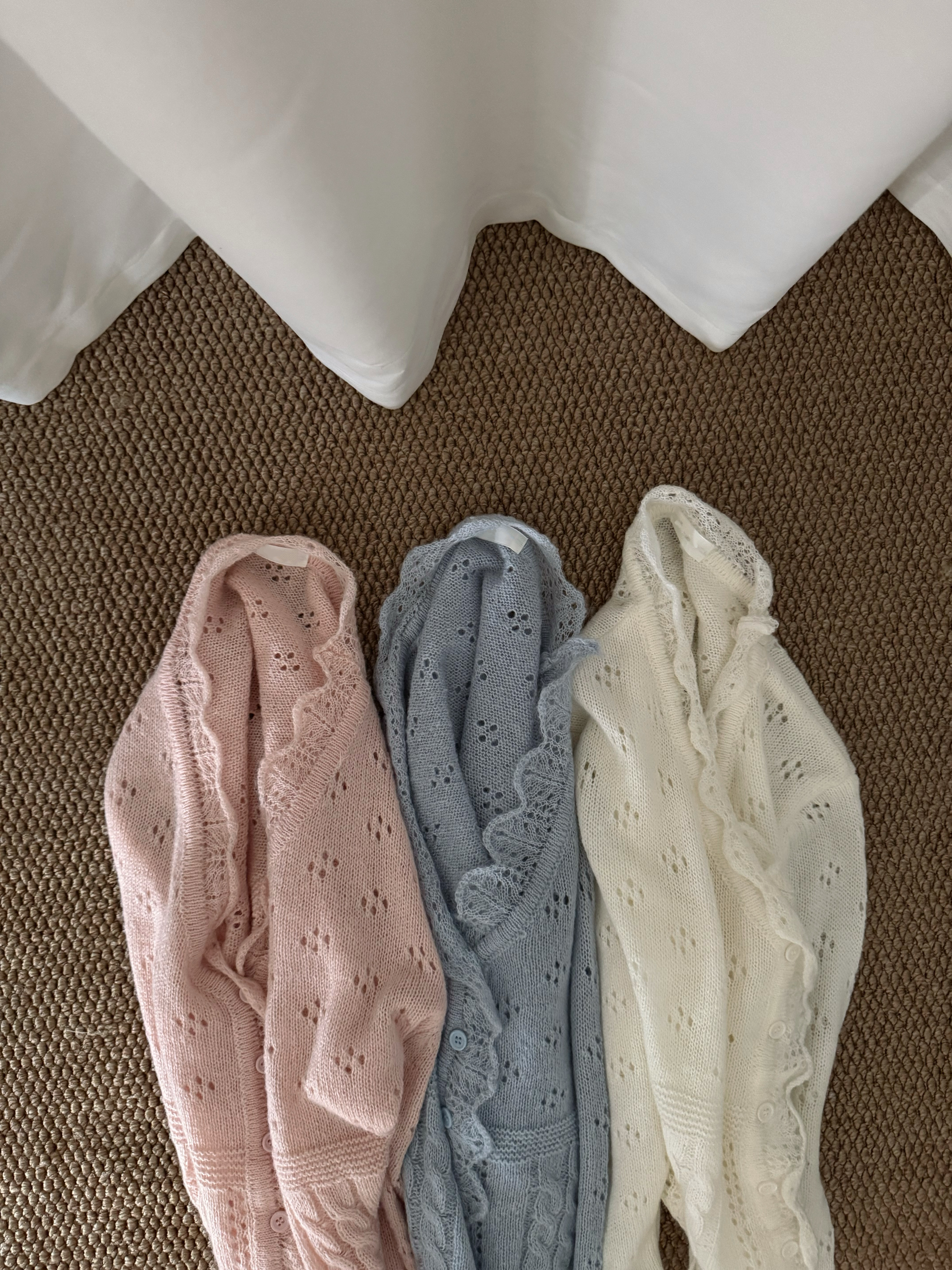 通花波浪邊針織外套(三色入)