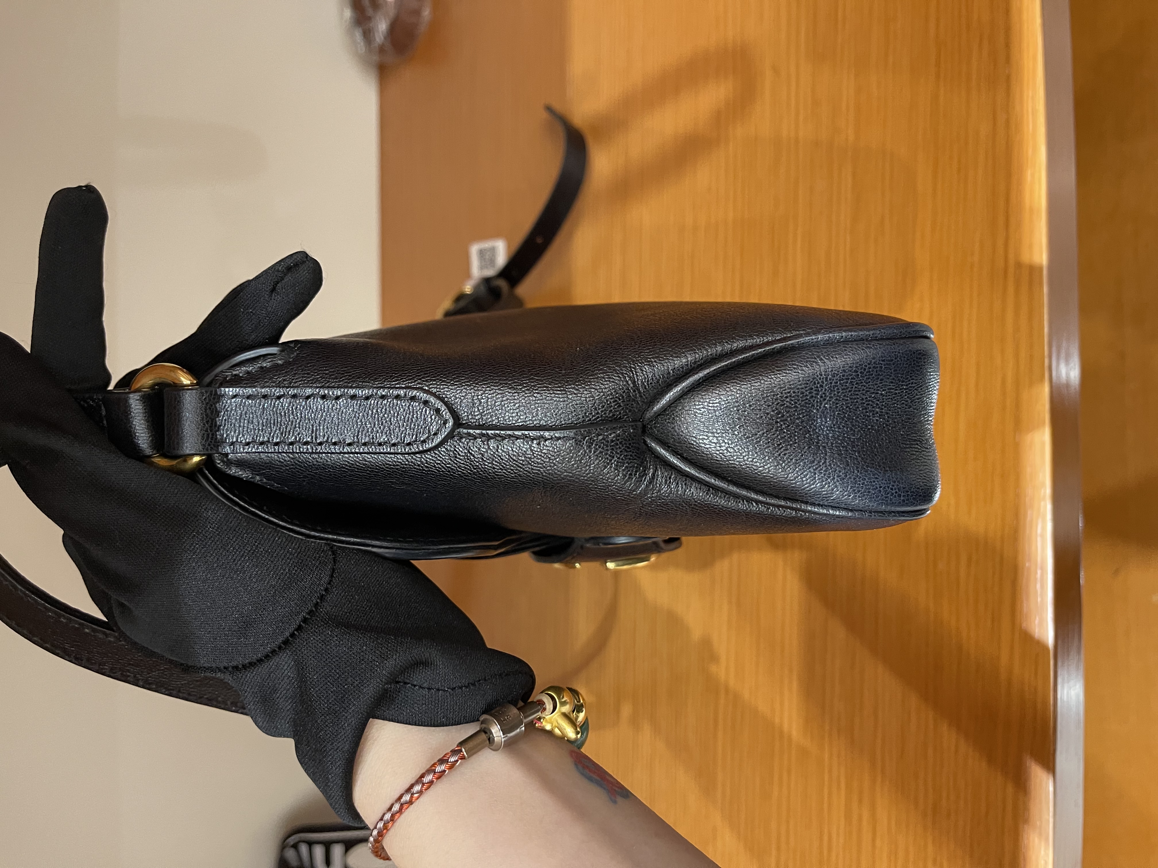 直播貨品 |  [1個-$100 2個-$300］HH17