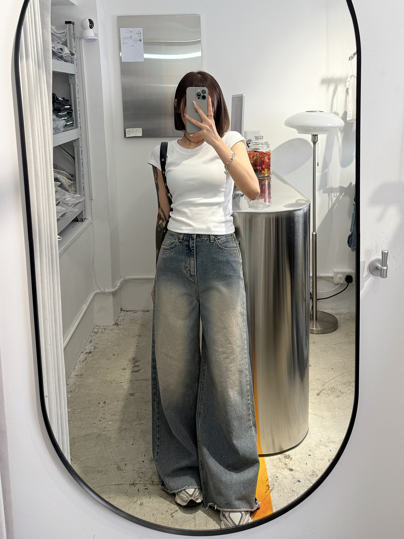 𝐑𝐚𝐰 𝐡𝐞𝐦 𝐰𝐚𝐬𝐡𝐞𝐝 𝐰𝐢𝐝𝐞-𝐥𝐞𝐠 𝐣𝐞𝐚𝐧𝐬