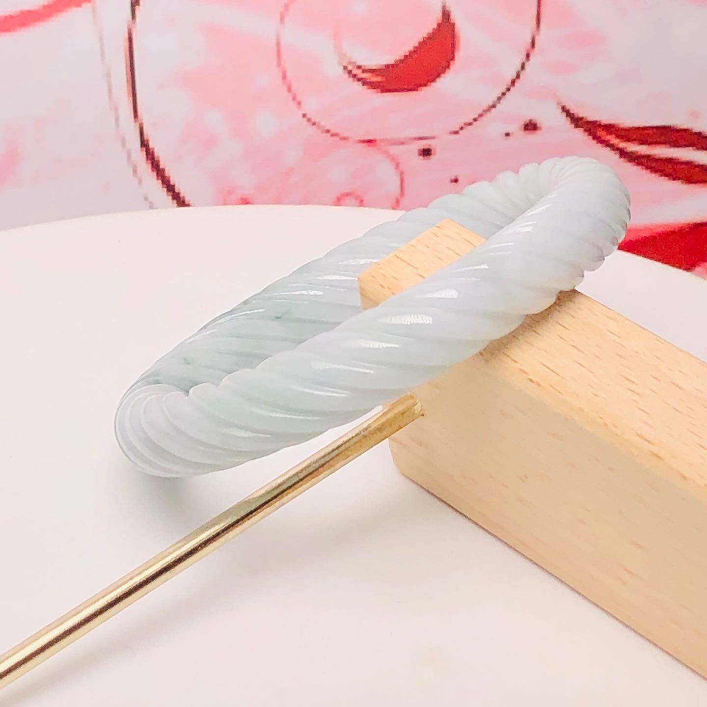 淡綠飄花扭紋鐲48.2mm