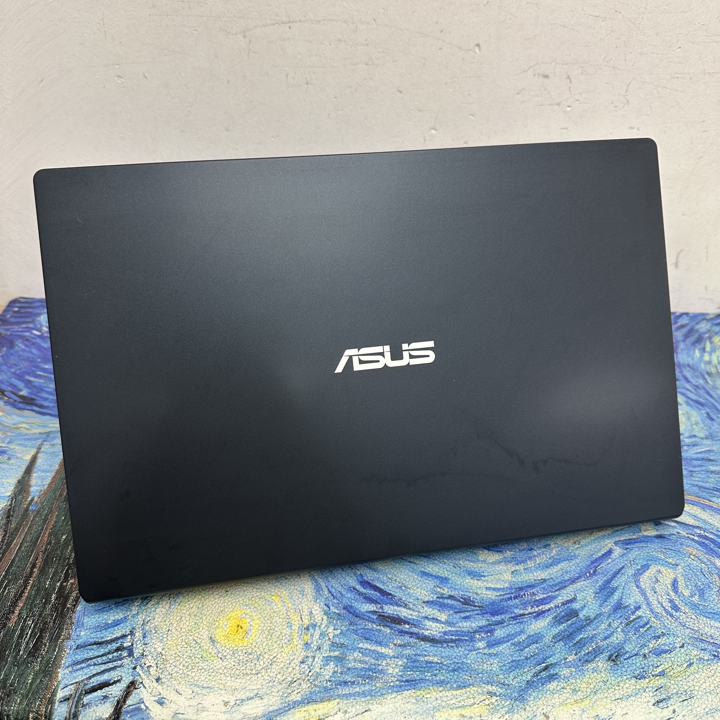 #5975 ASUS Intel Silver N6000 CPU  /8GB Ram/256GB SSD/文書一流/超輕超薄/Notebook/Laptop /文書機 / PC / Movie / Netflix / YouTube / Netflix / Disney / PC Gaming / Game /