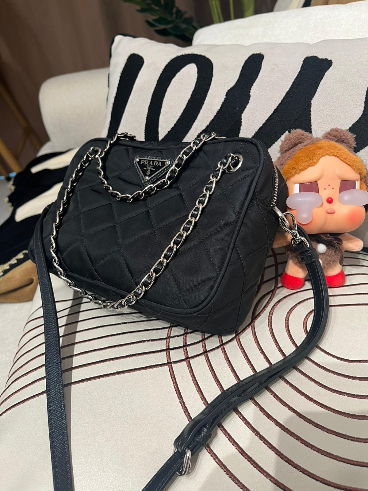 Prada re-nylon crossbody bag  100%Authentic ,90%new  ✅ booklet ✅dust bag 