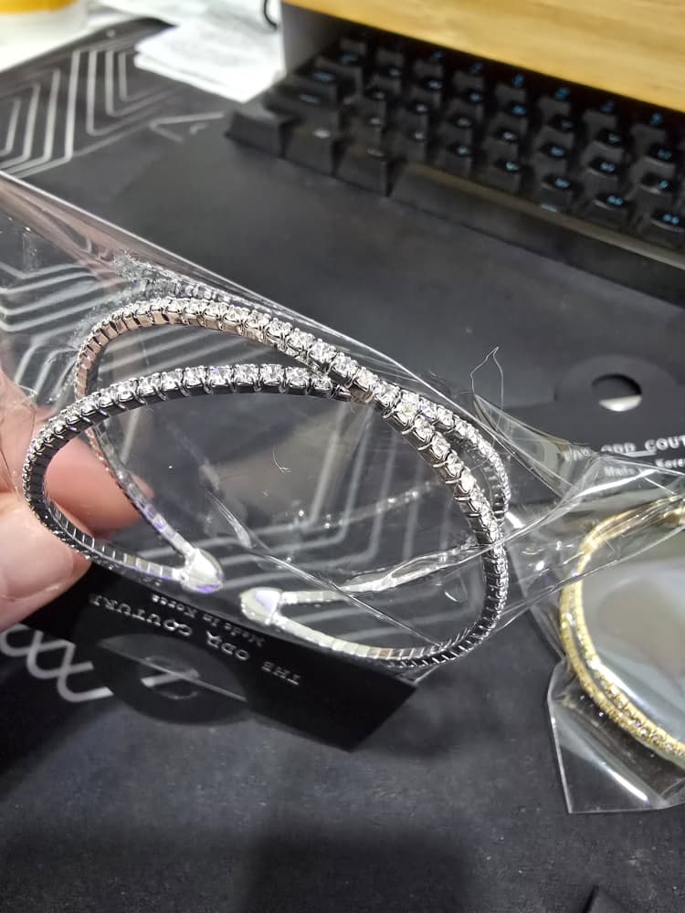 Grand Cercle Élégant Bangle