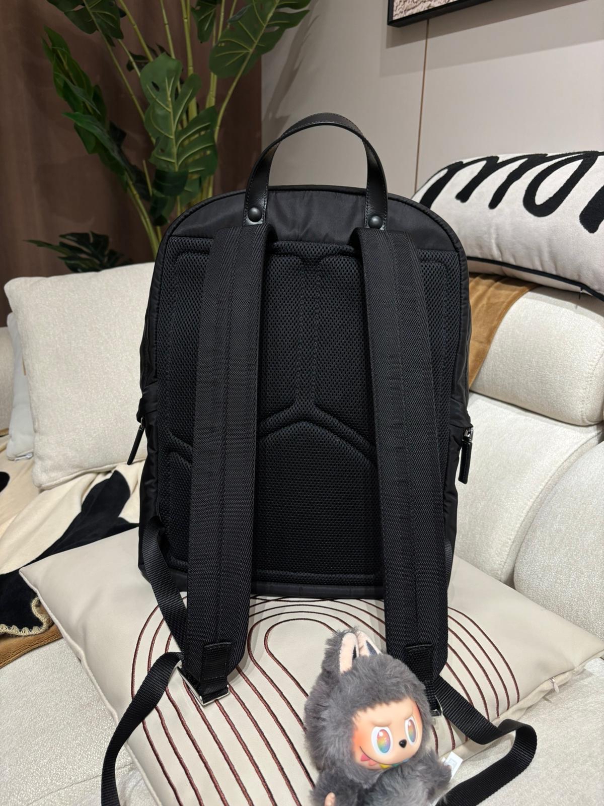 Prada re-nylon backpack  NFC ,100%Authentic ,98%new ✅ certificate card✅dust bag 🩵 專門店售價$19,500📣 