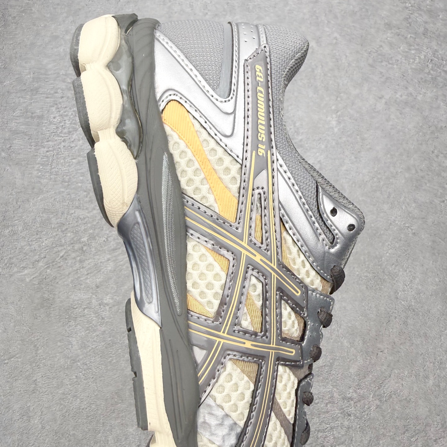 Asics Gel-Cumulus 16