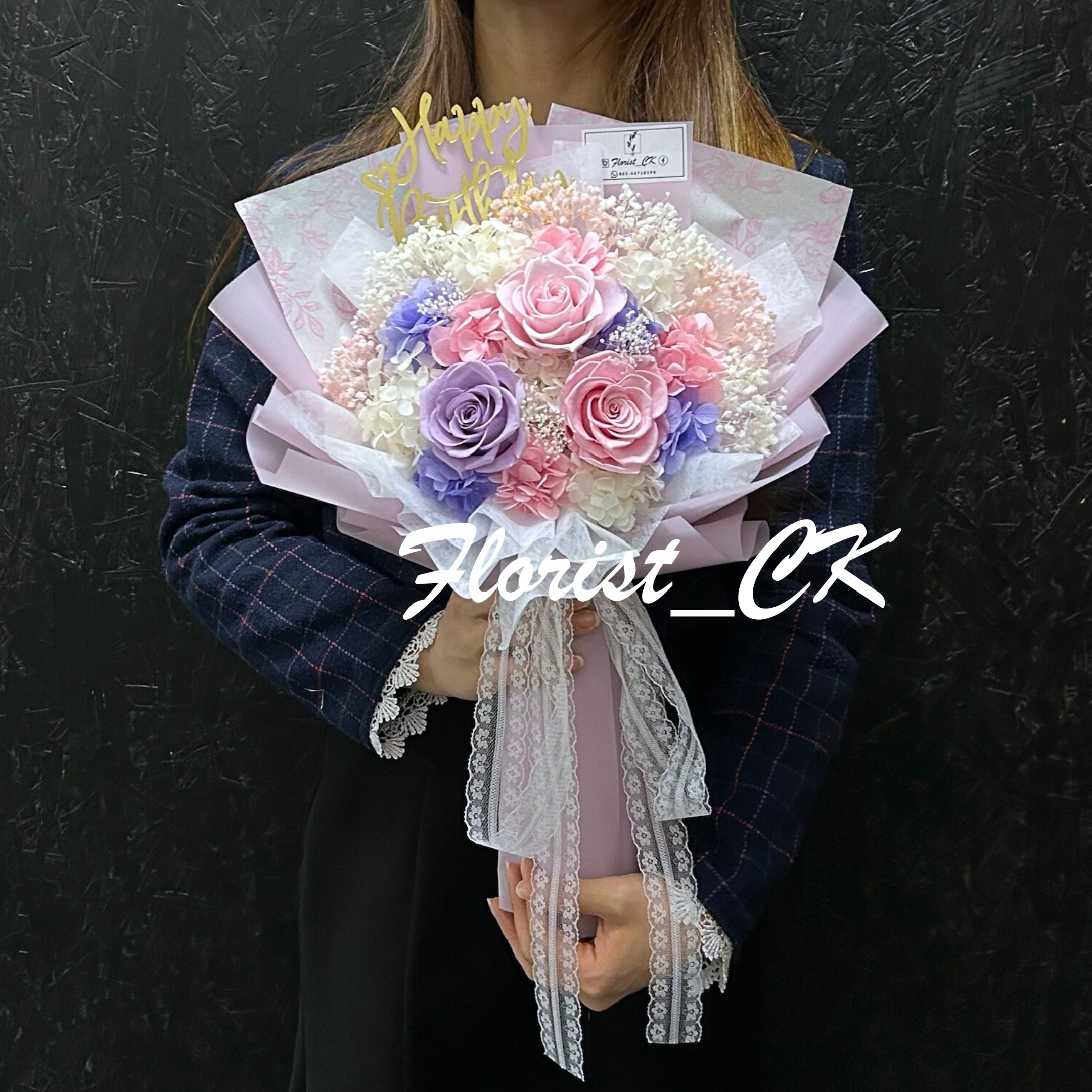 Lilac Dreams｜永生玫瑰花束  (3 朵 / 6 朵 / 9 朵 / 12 朵； 預訂款；此款紫色滿天星會轉用白色滿天星)