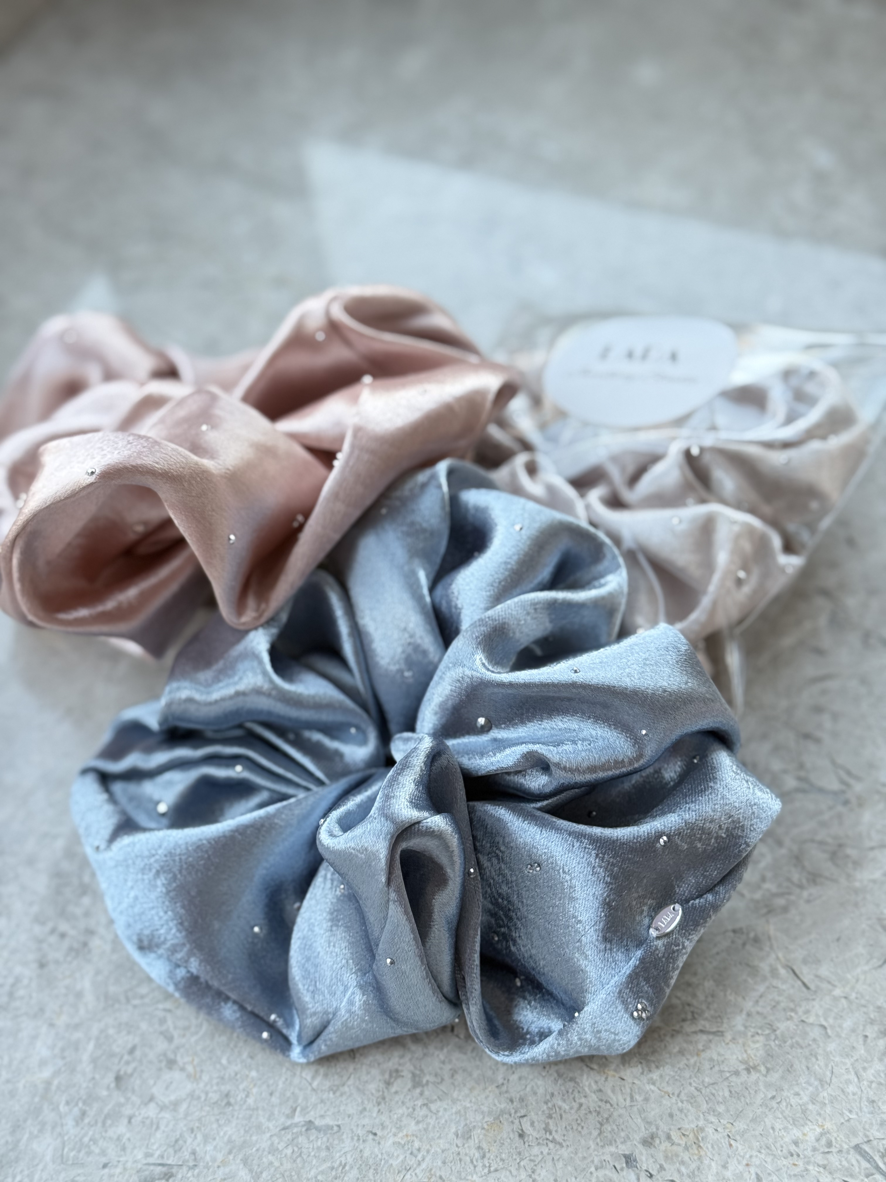 法式手工燙鑽緞面髮圈🤍