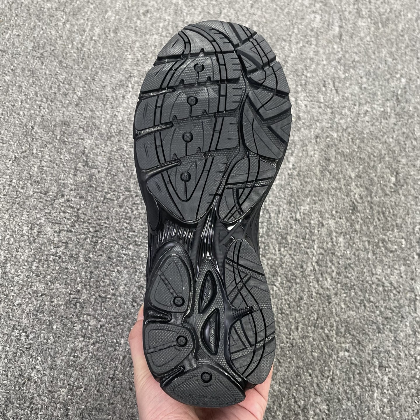 Saucony ProGrid Omni 9