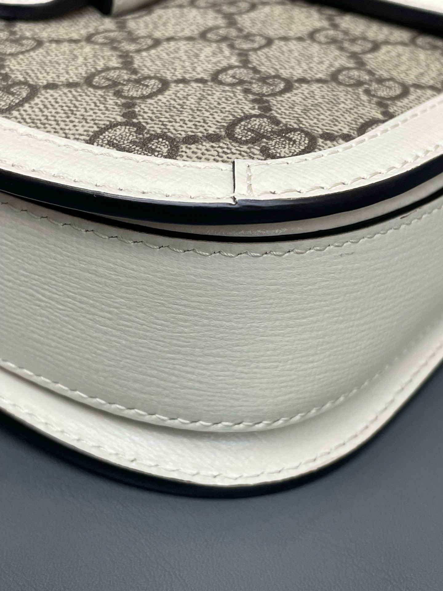 【預訂貨品】Gucci 1955 白色郵差包