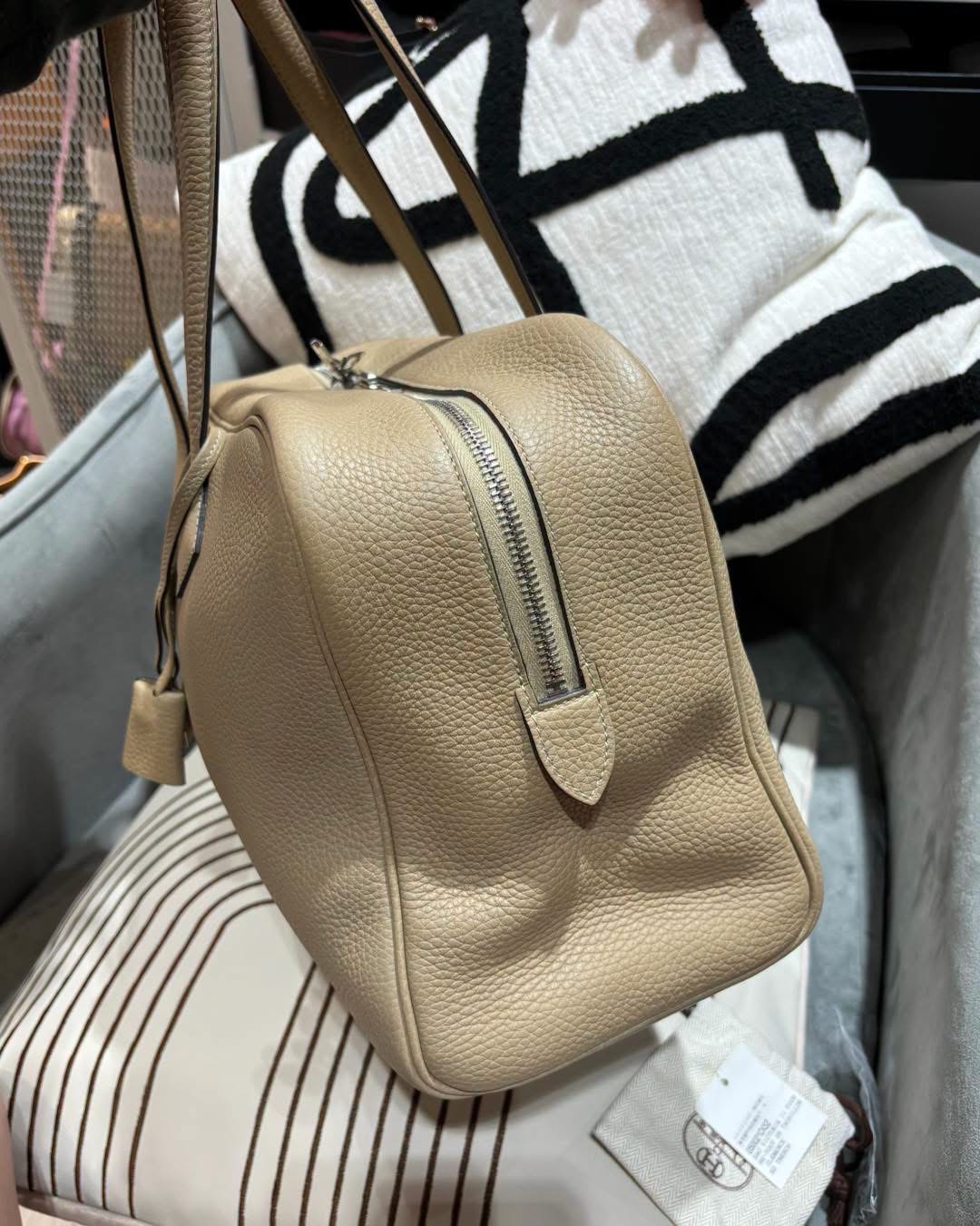 Hermes Victoria 35 STAMP X 風衣灰  100%Authentic, 98%new  ✅key lock ✅dust bag  