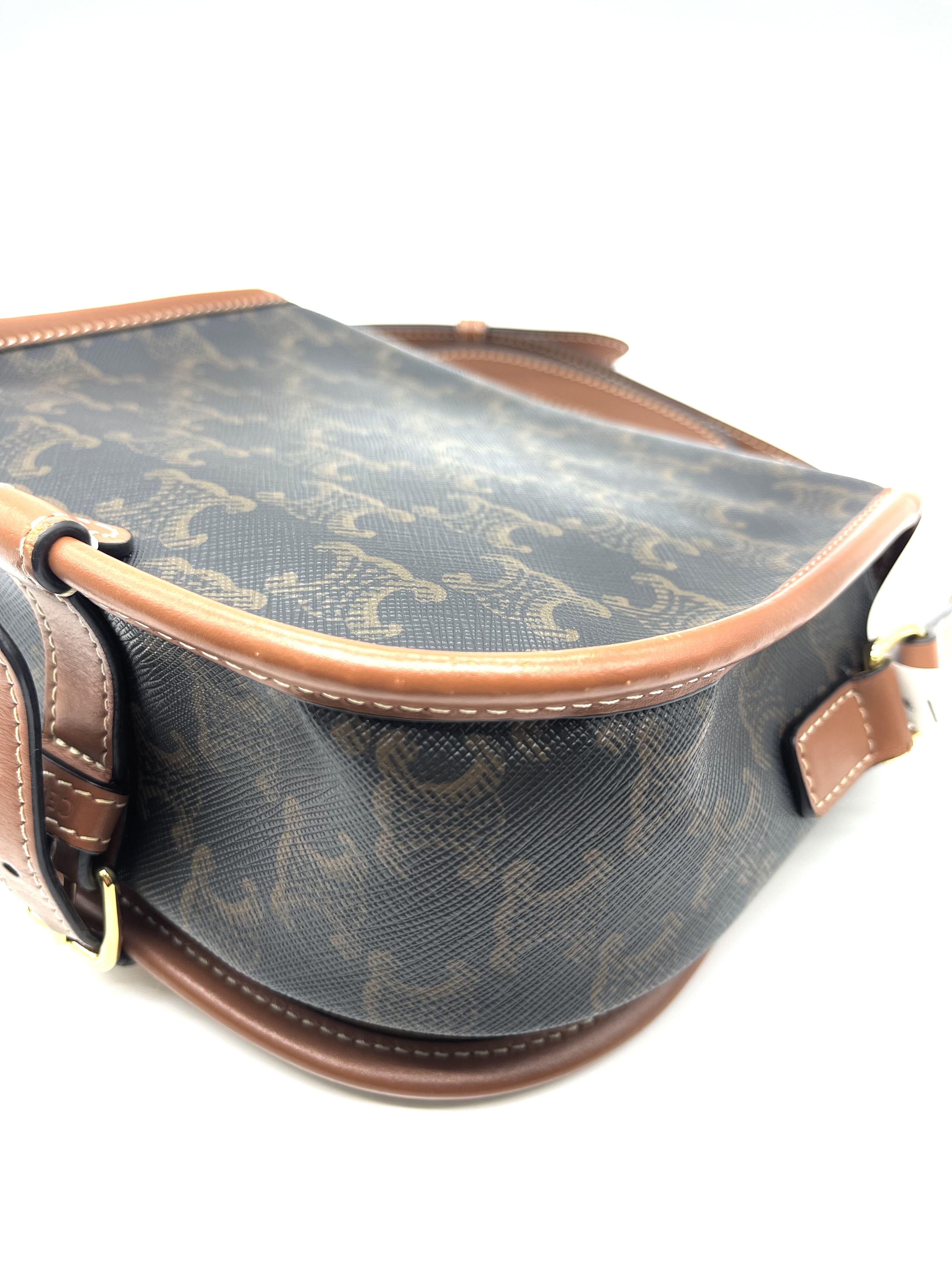 Pre-owned Celine Triomphe Canvas Folco/ Product Code: 26032001