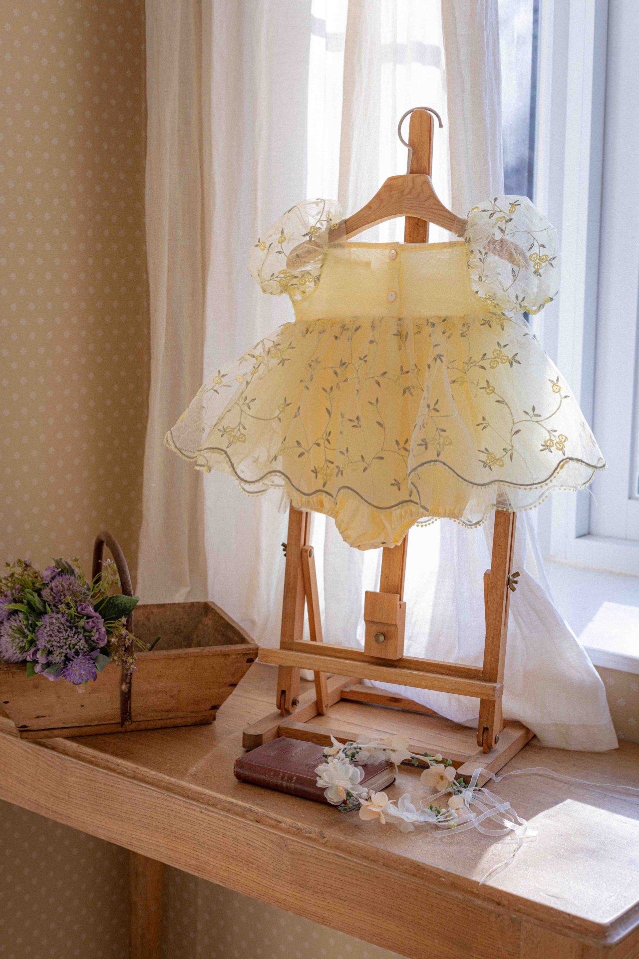 ☀️預訂 韓國直送☀️🇰🇷Oren Roslyn Bloom兩色花卉刺繡泡泡袖包屁裙/連身裙