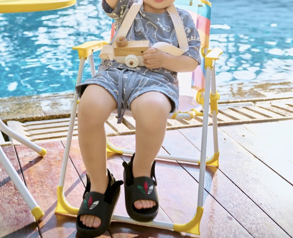 0713 AD 兩穿涼鞋