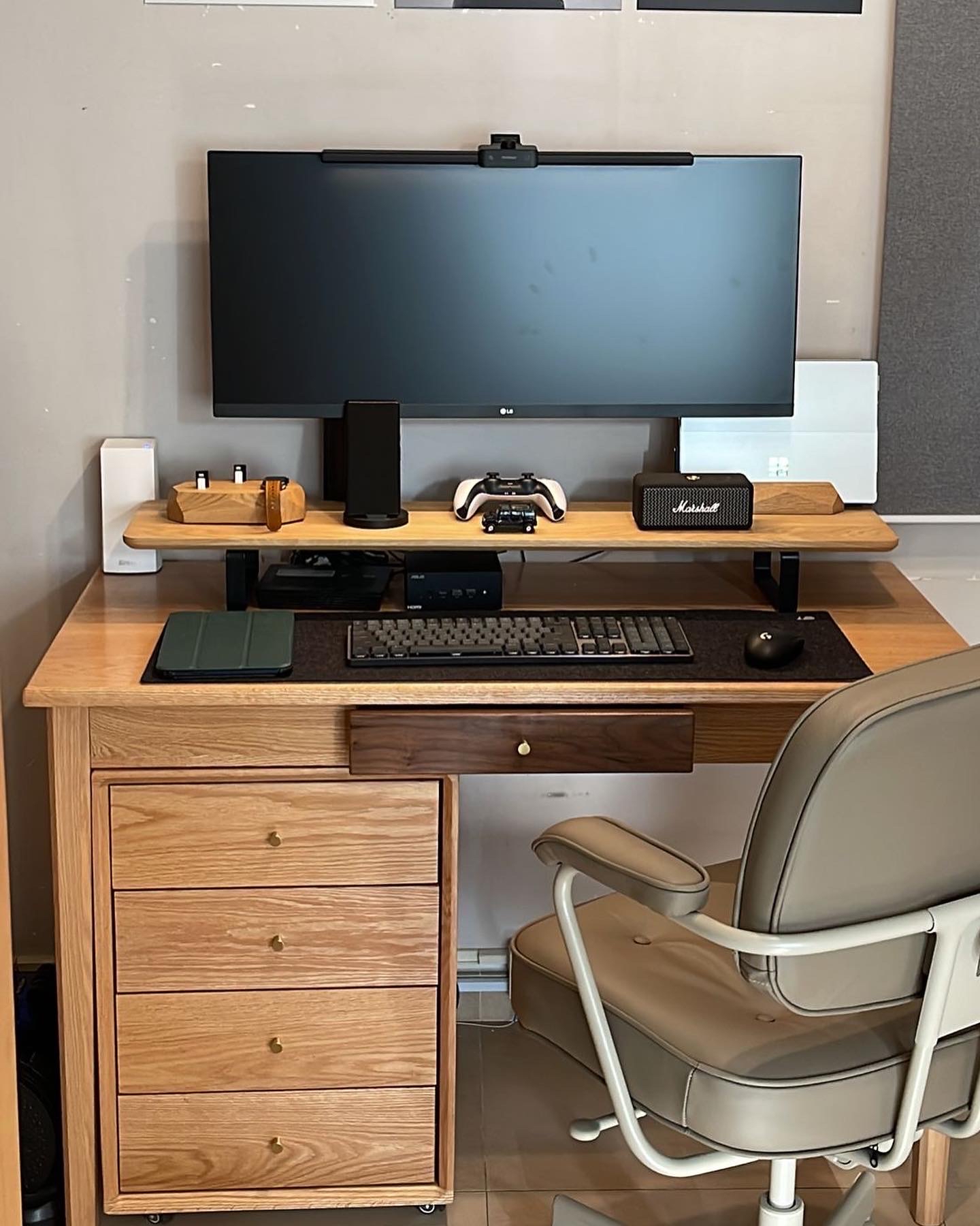 STEADY Desk