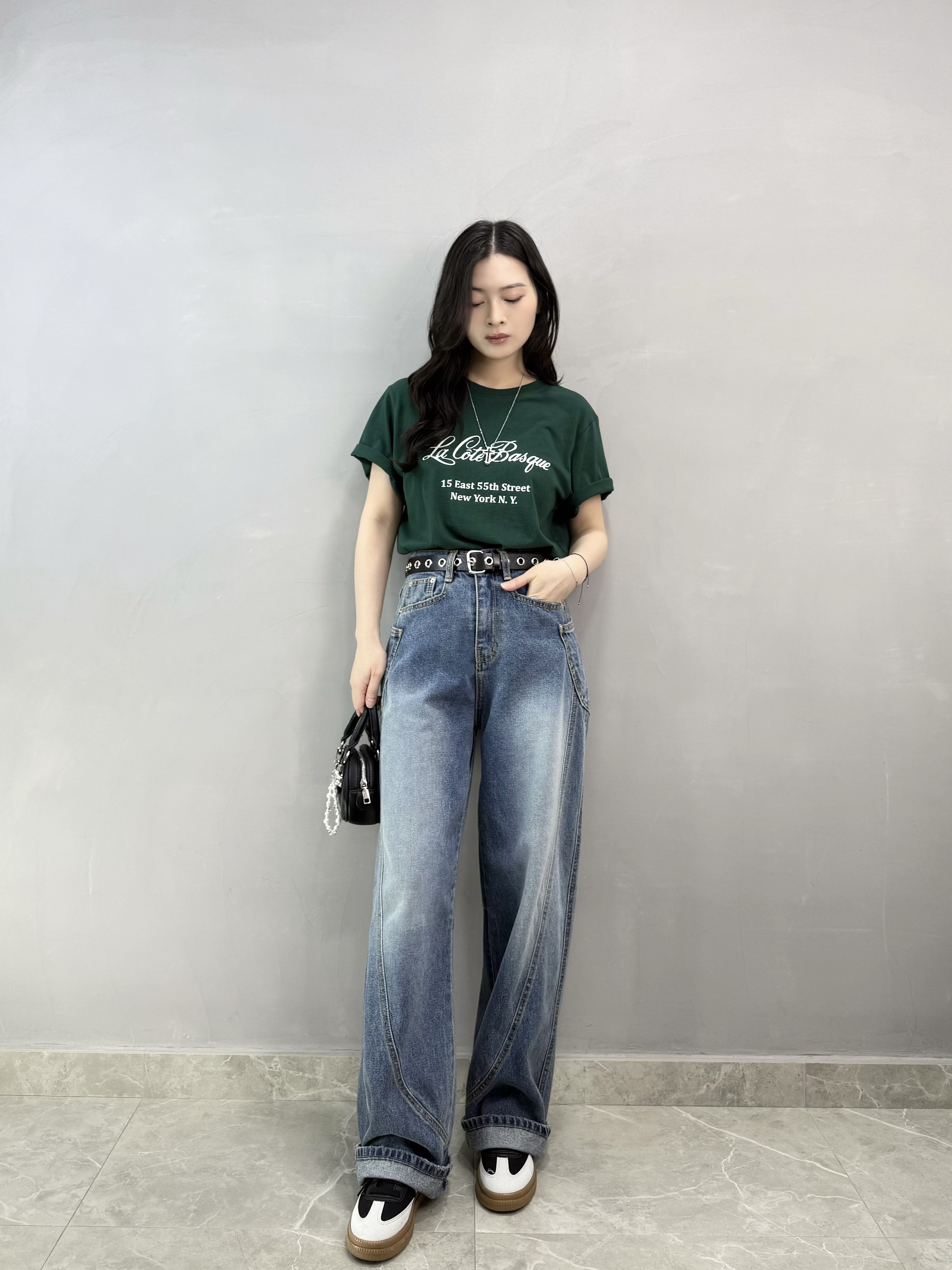 L69 撩草英文字Tee