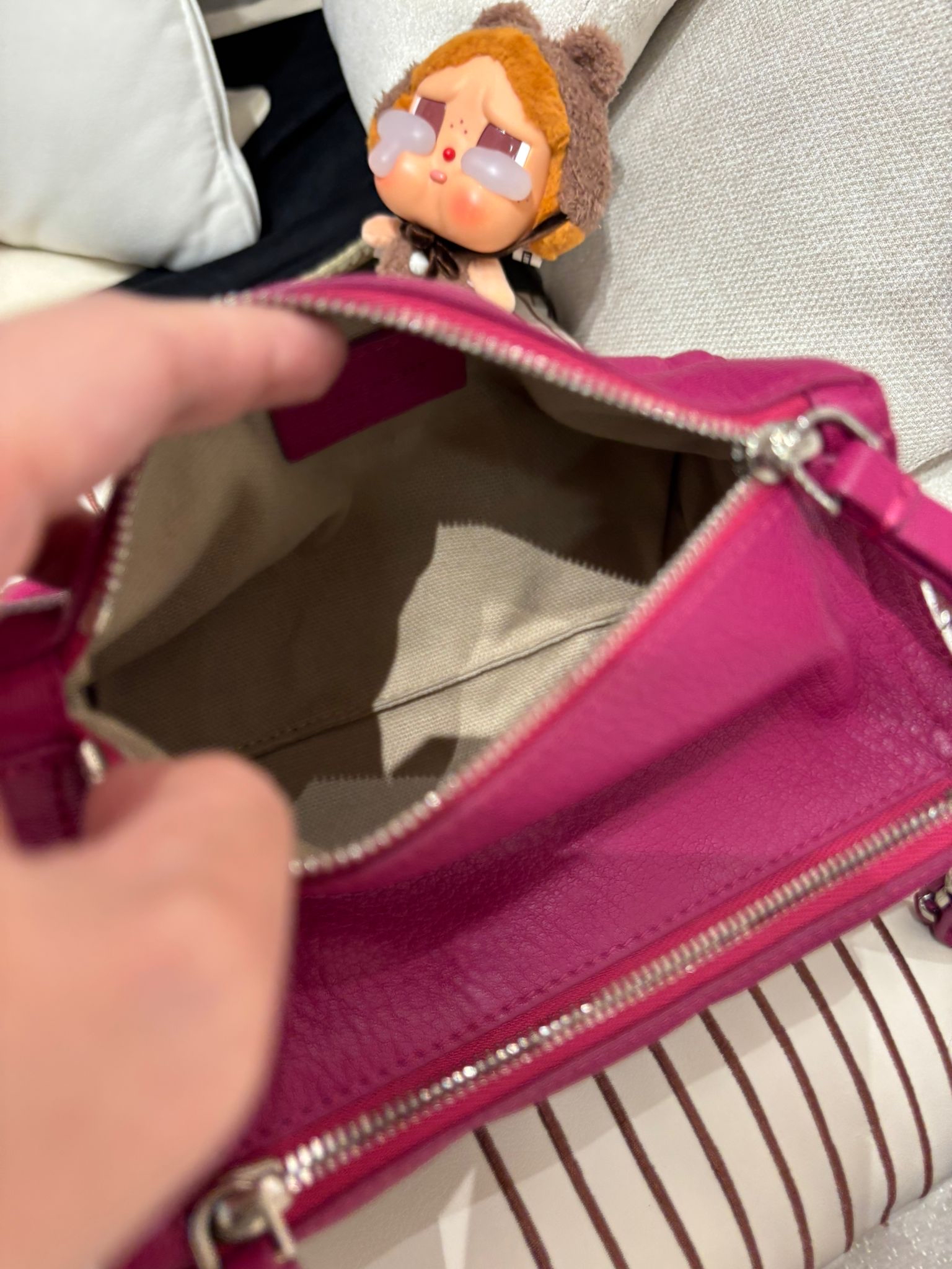 Givenchy Pandora pouch calfskin 100%Authentic,95%new