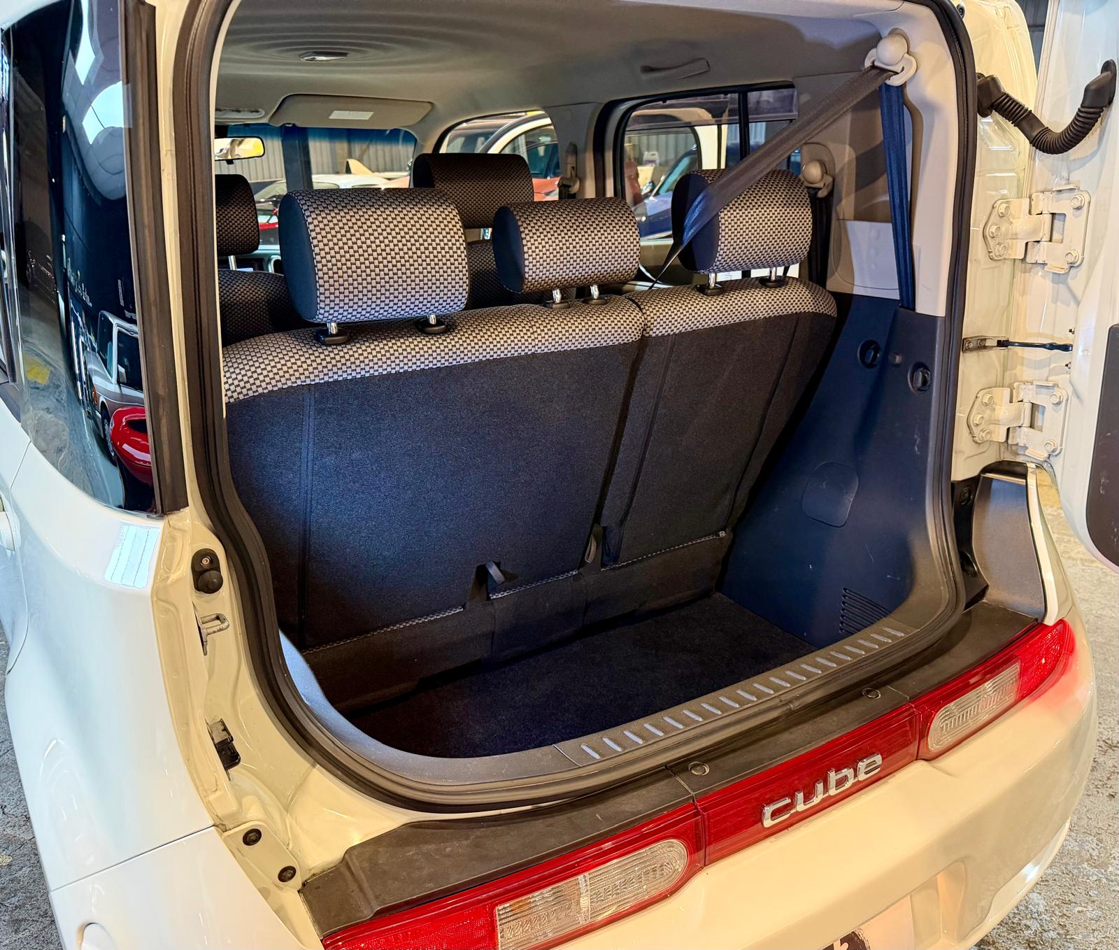 Nissan CUBE RIDER 2010