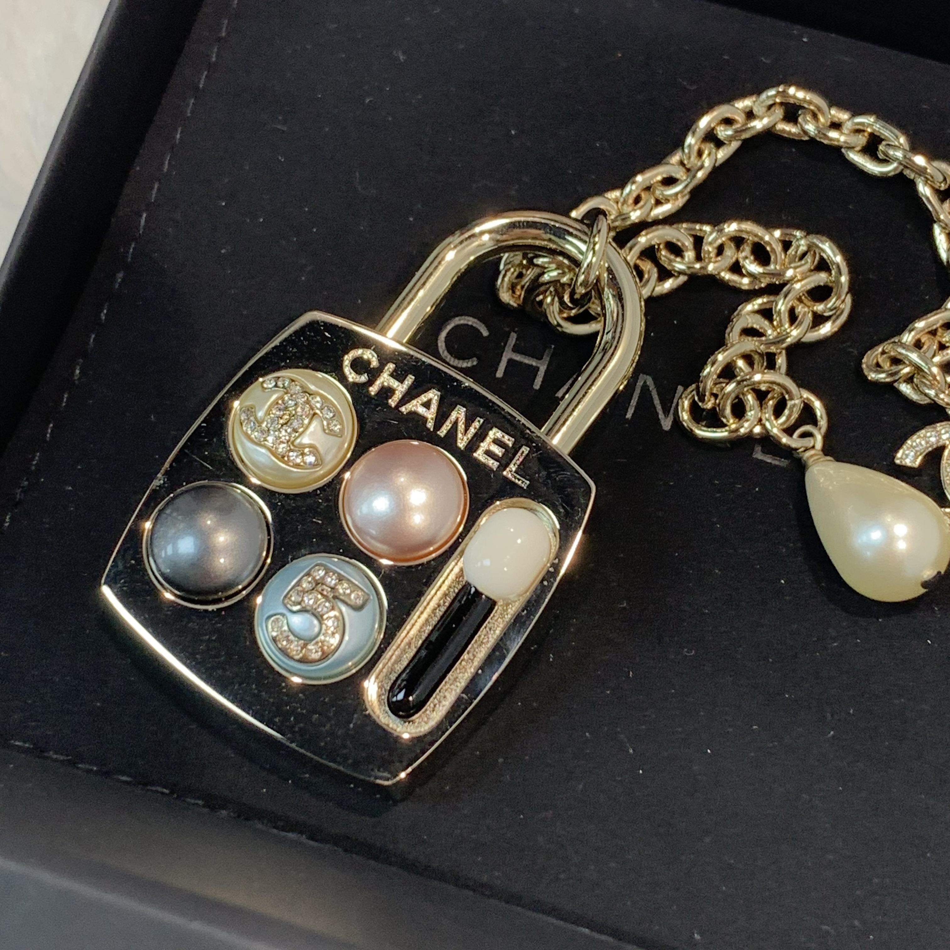 🌟full set(jp單)✨Chanel beauty 5號眼影盤胸針 