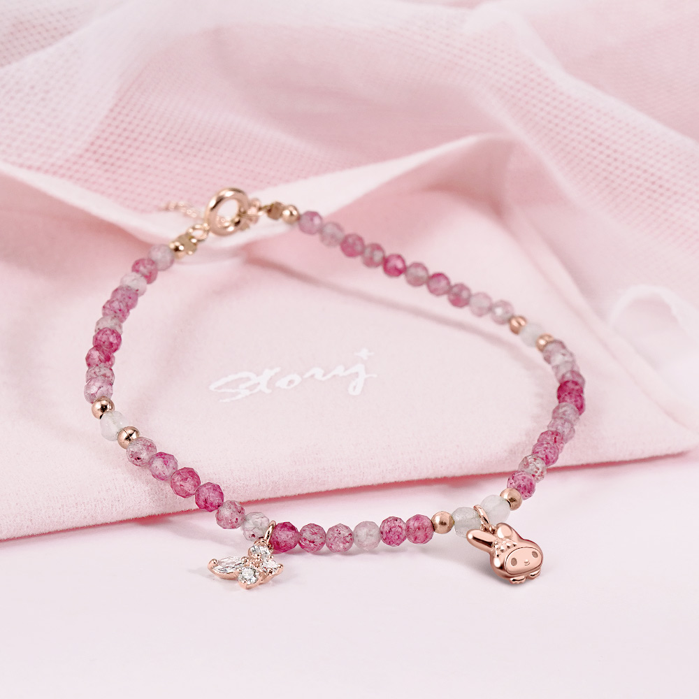 📦訂購 台灣限定 三麗鷗SanrioＸSTORY 故事銀飾 My Melody 童話仙子系列 美樂蒂天然草莓粉晶蝴蝶純銀手鏈