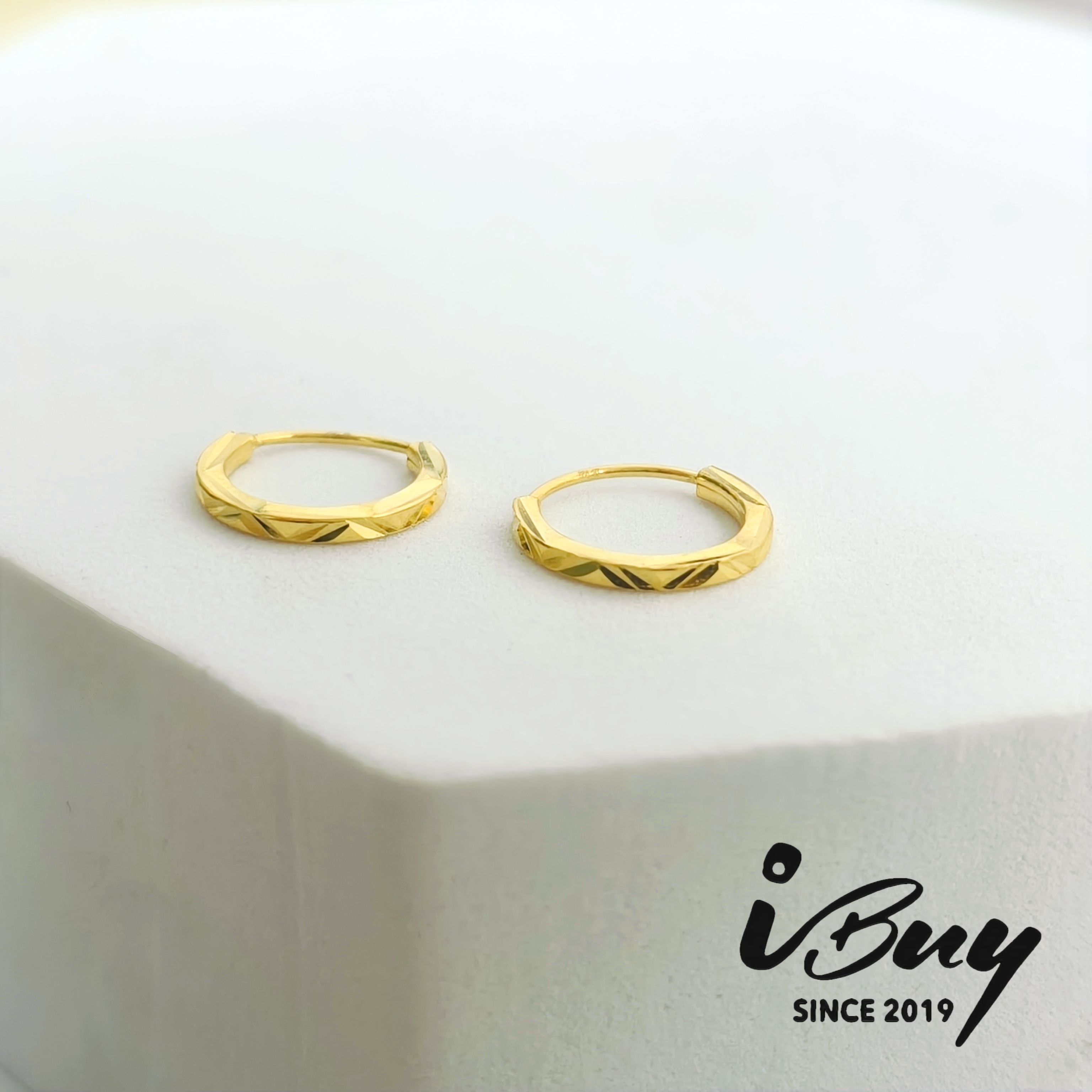 999 GOLD V-CUT HOOP EARRING 999 金 V切面耳圈