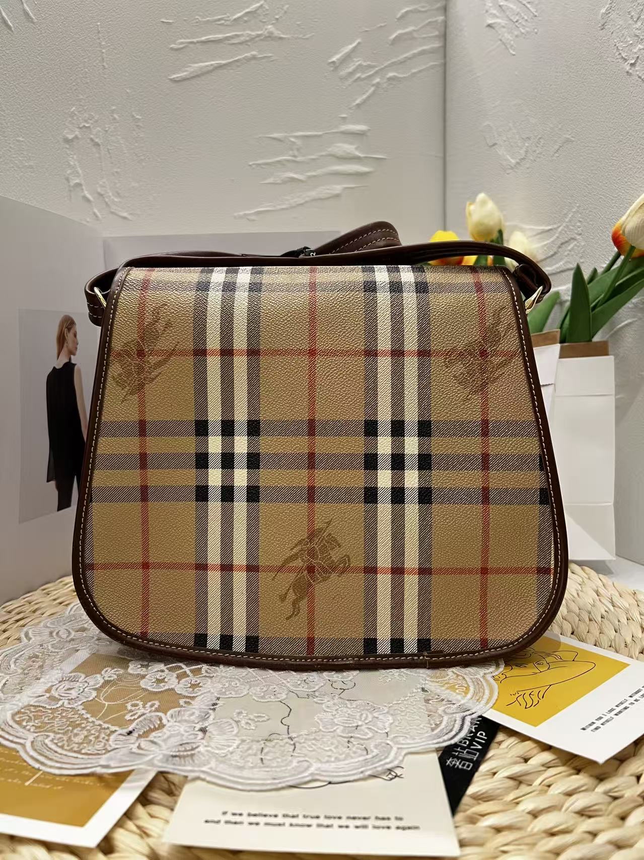 Burberrys Vintage Nova Check Saddle Bag