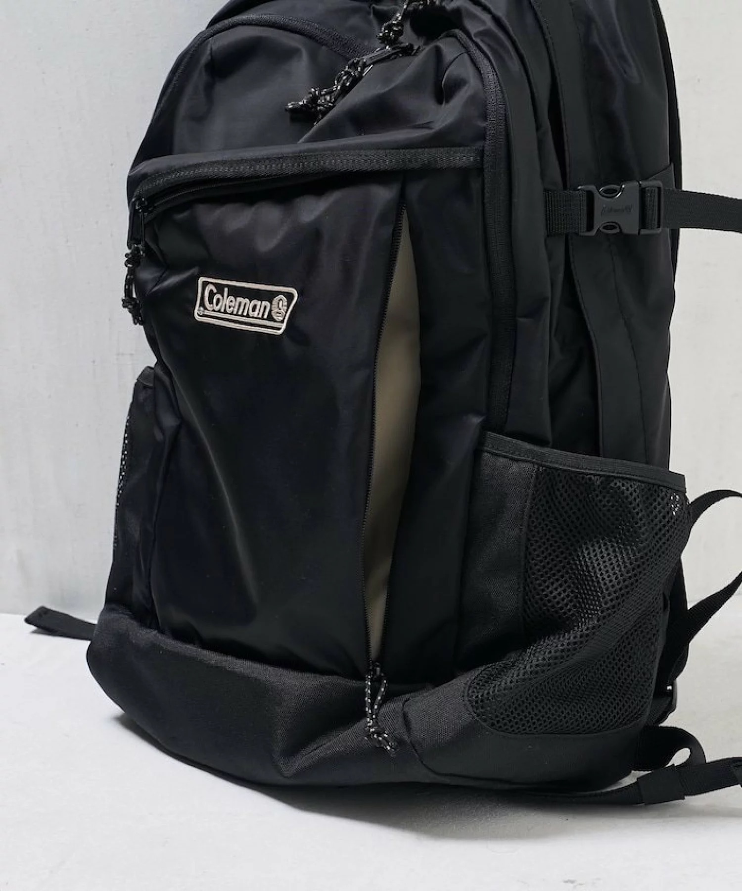 日本代購【 2026新商品 日本直送 FREAK'S STORE x Coleman 別注版 Walker 輕量尼龍 25L 背囊  |  FREAK'S STORE  Exclusive Walker 25L Backpack - Lightweight Nylon 】