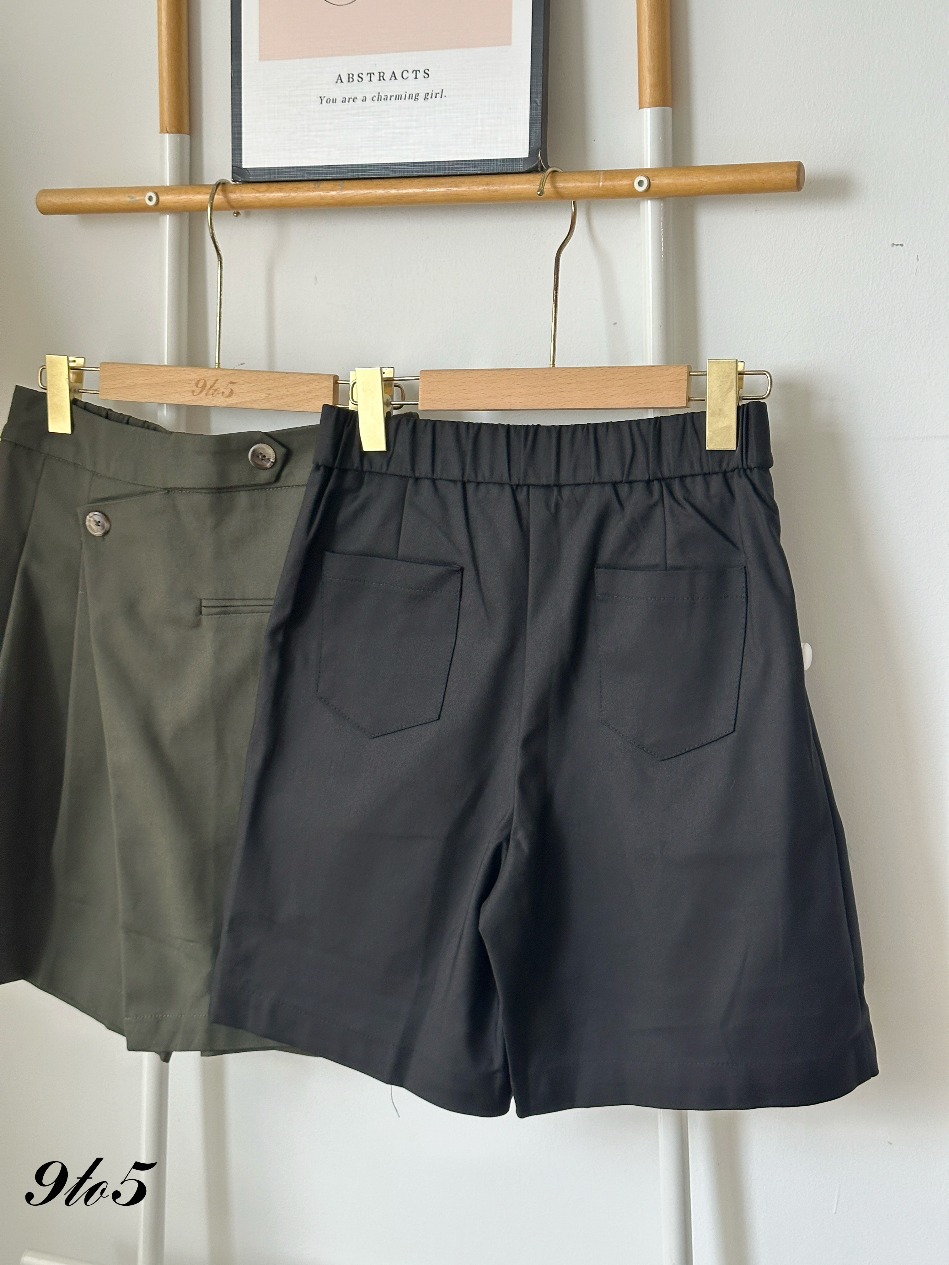 S1862 Overlap Midi Pants - Black & Green 
