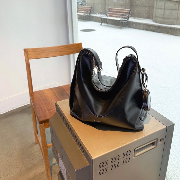【26SS新皮】預訂_牛皮亮面 Low Bag(L) By Bucks & leather
