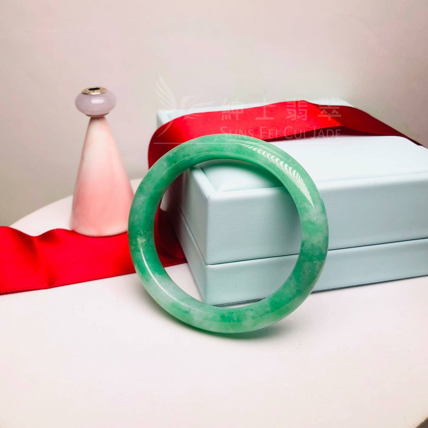 滿綠甜色貴妃鐲51.7mm