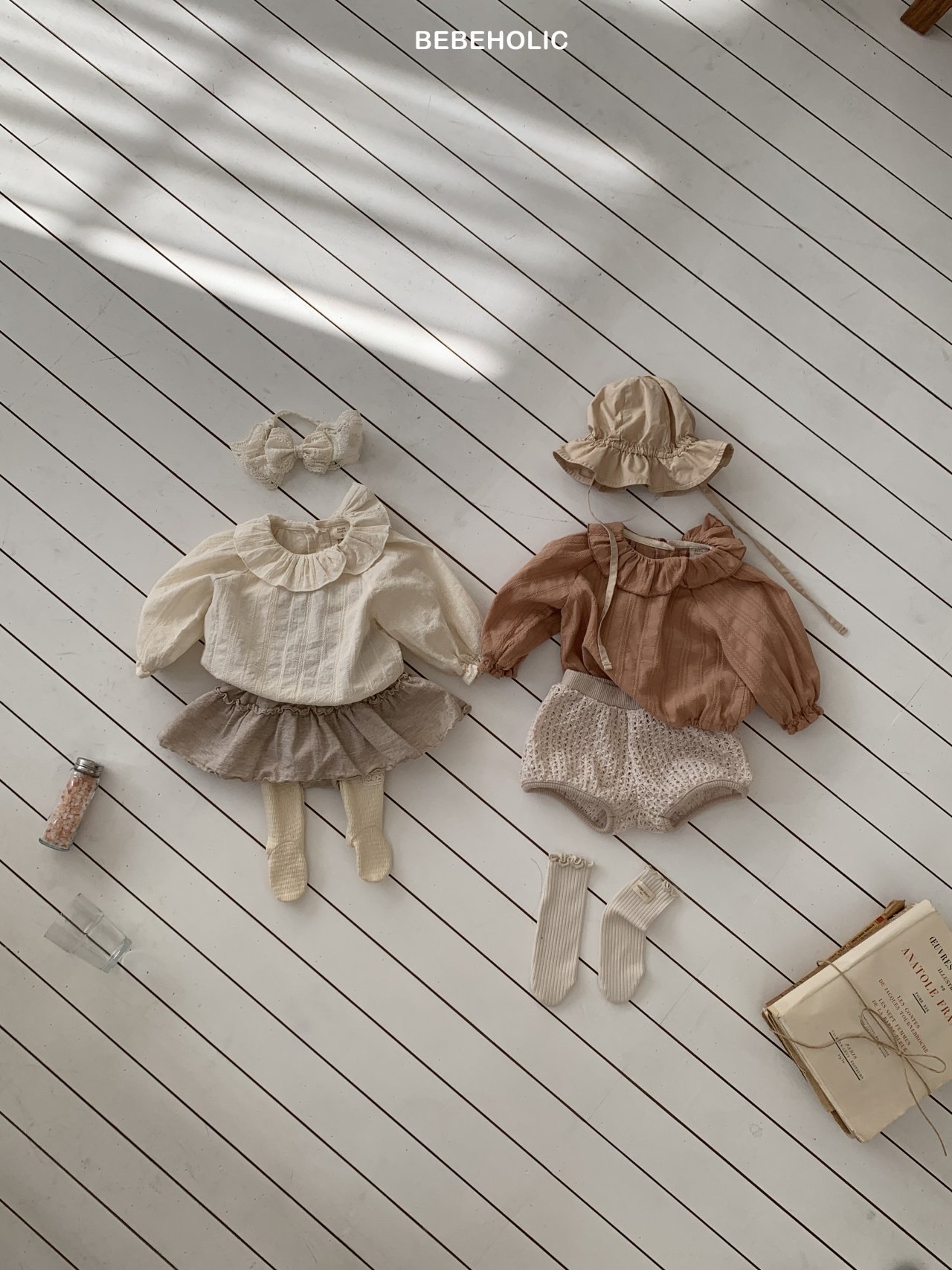 🌸預訂 韓國直送🌸🇰🇷BEBEHOLIC兩色提花荷葉領長袖上衣