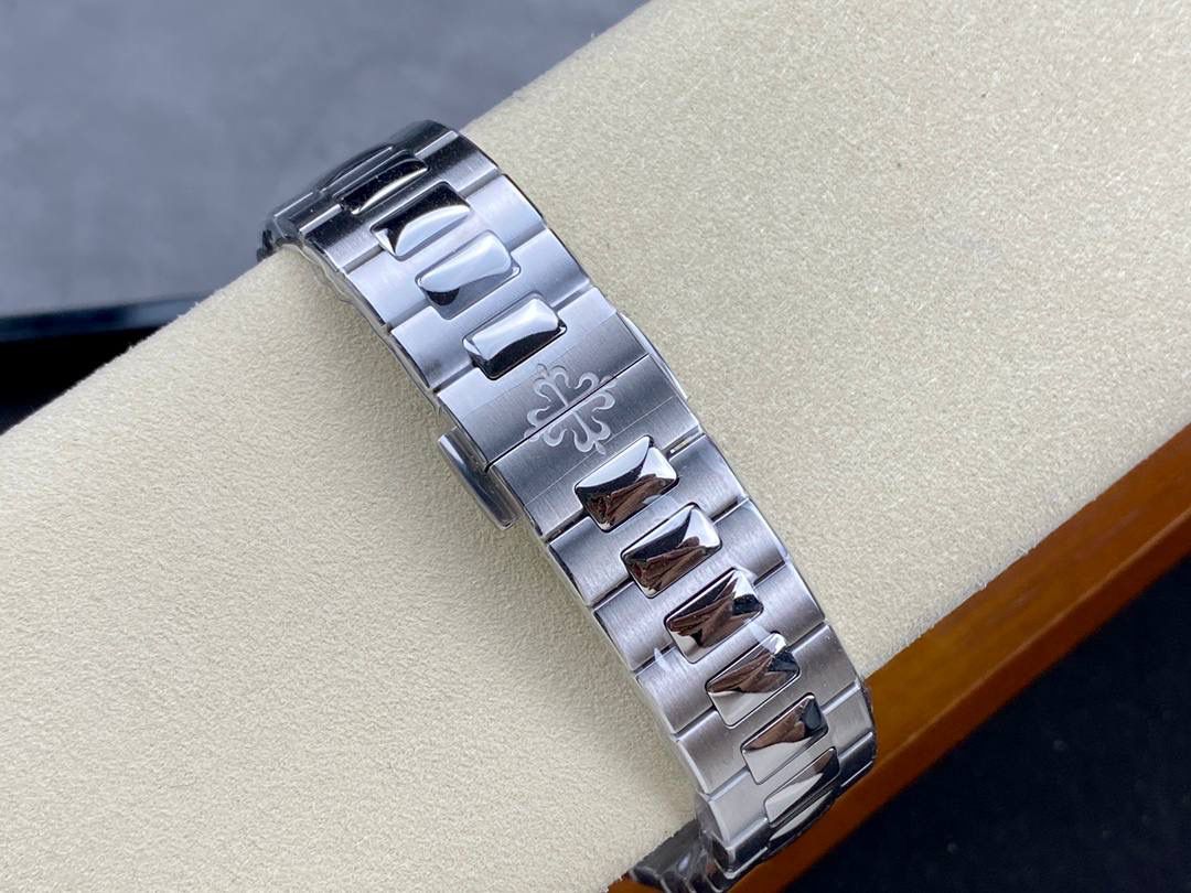 再创经典，百达翡丽5811G鹦鹉螺，搭配SC330机芯，直径41mm，厚度8.2mm，原版开模表扣，可锁定调节长度装置😎🌟