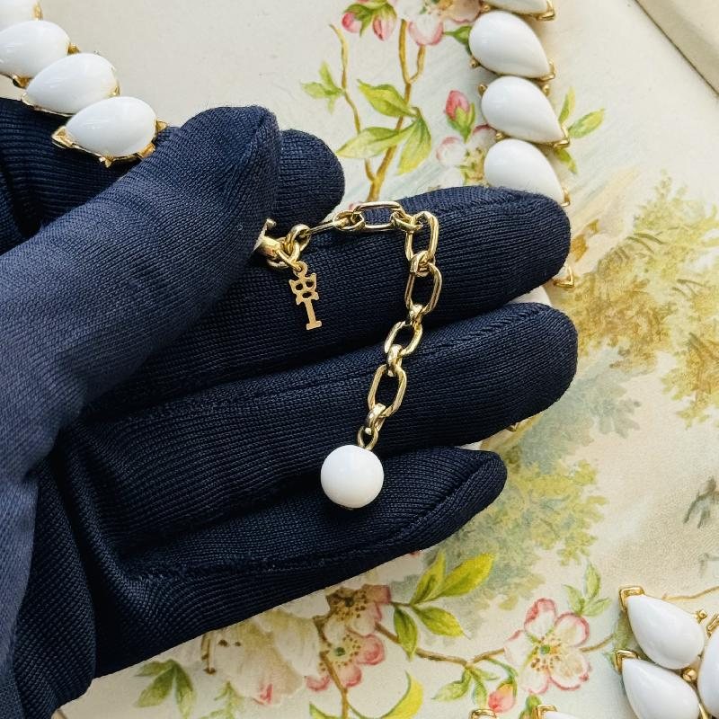 RARE! C.a. 1960s Crown Trifari Molded Milk Glass Three-Piece Jewelry Set - Necklace, Clip Earrings and Floral Brooch (MT1851)