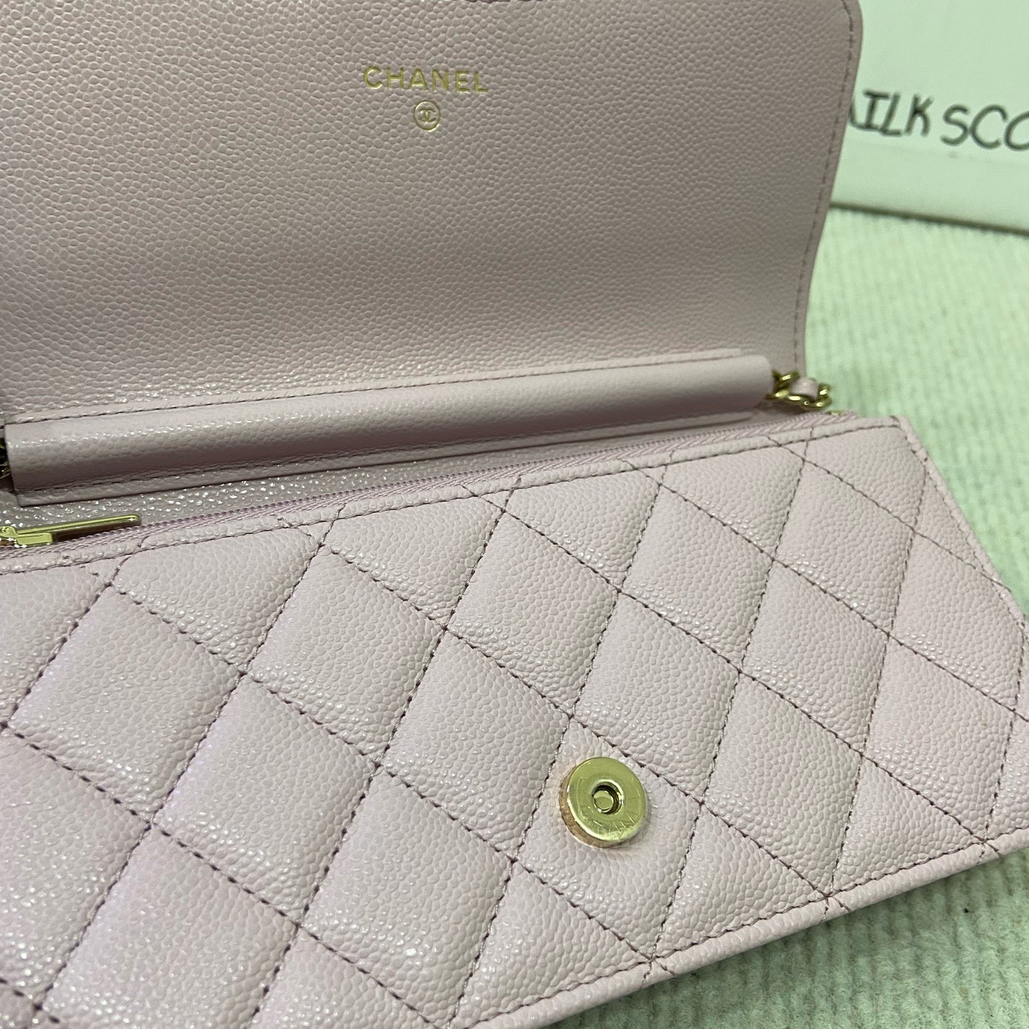 【預訂貨品】CHANEL菱格紋粉色woc  