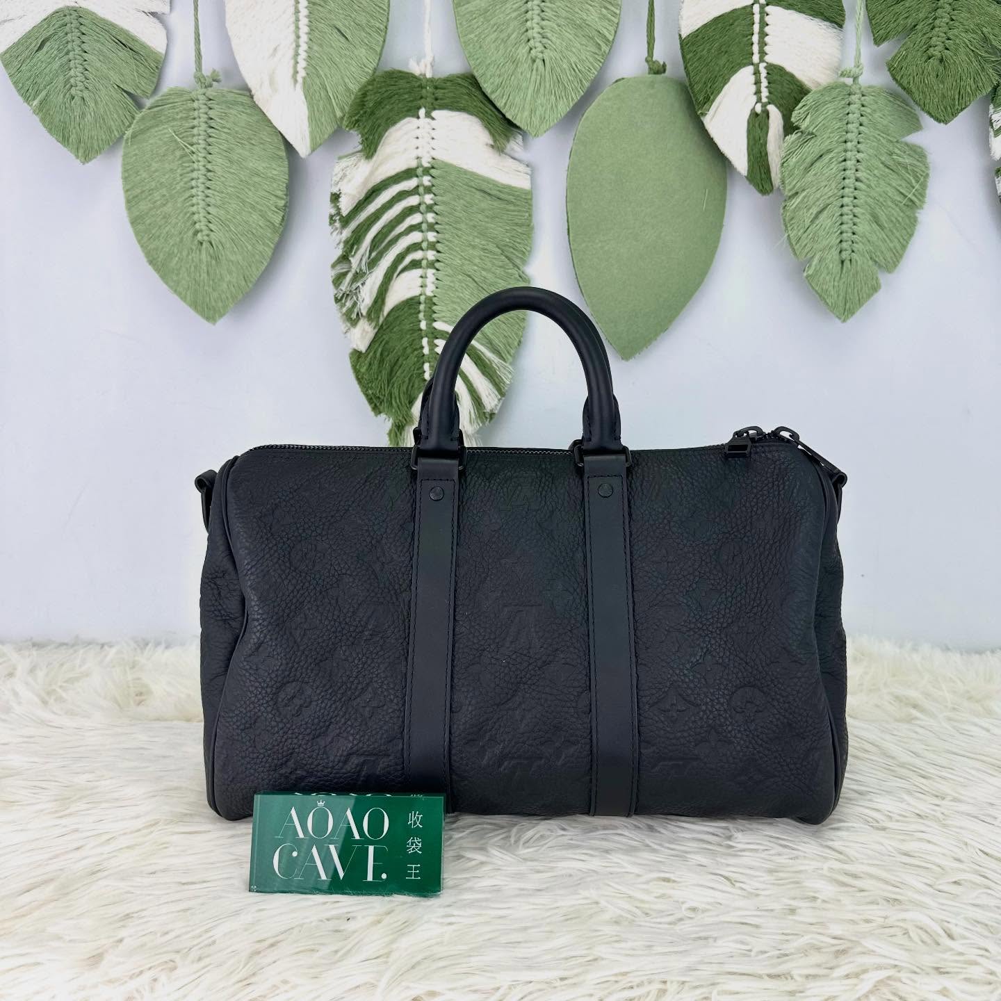 LV 🤍PRE OWNED Keepall Bandoulière 35 真皮壓紋 晶片款 2025年全套有單🖤