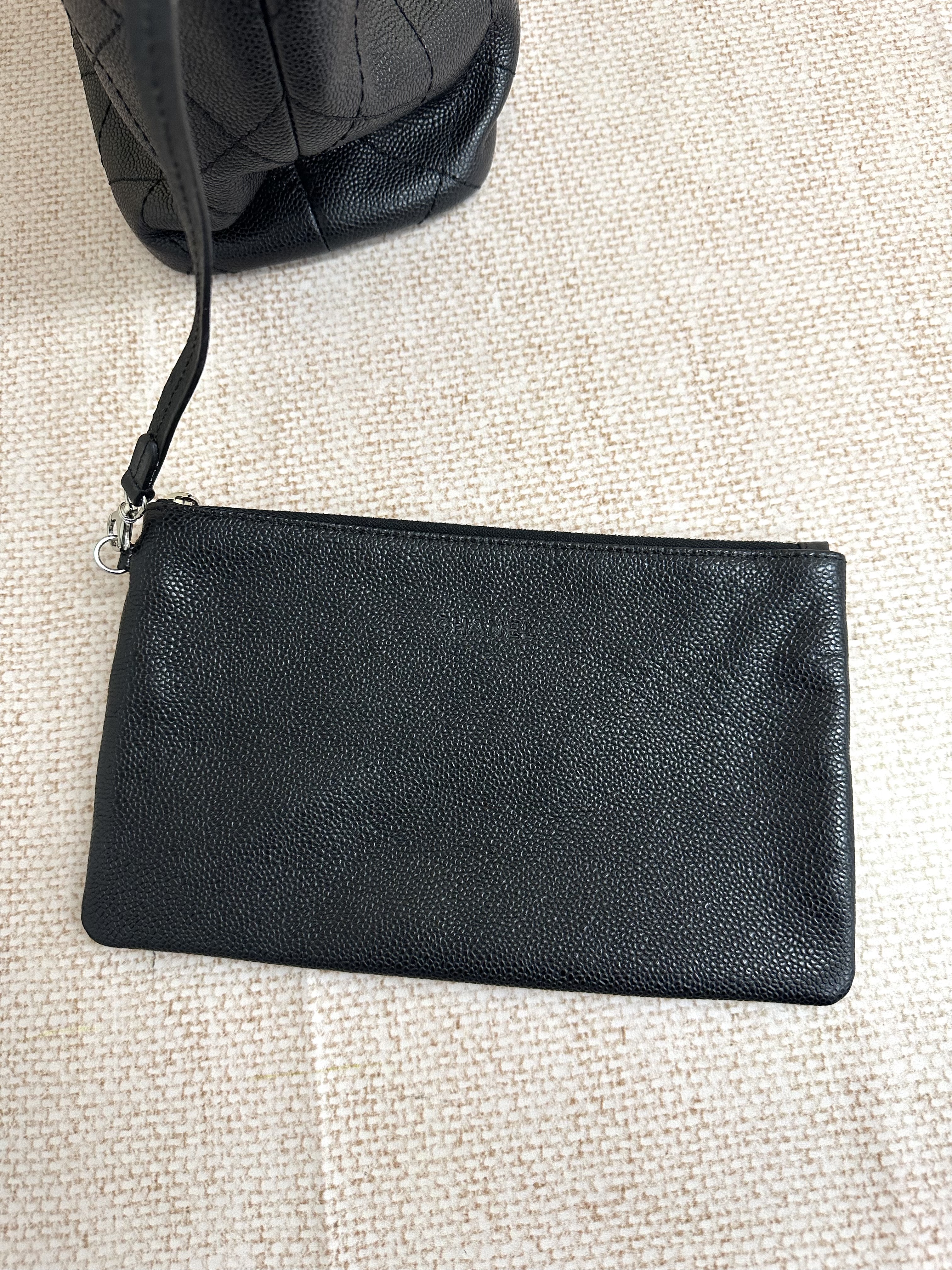 Pre-owned Chanel Caviar Quilted Fever Tote/ Product Code: 26040213