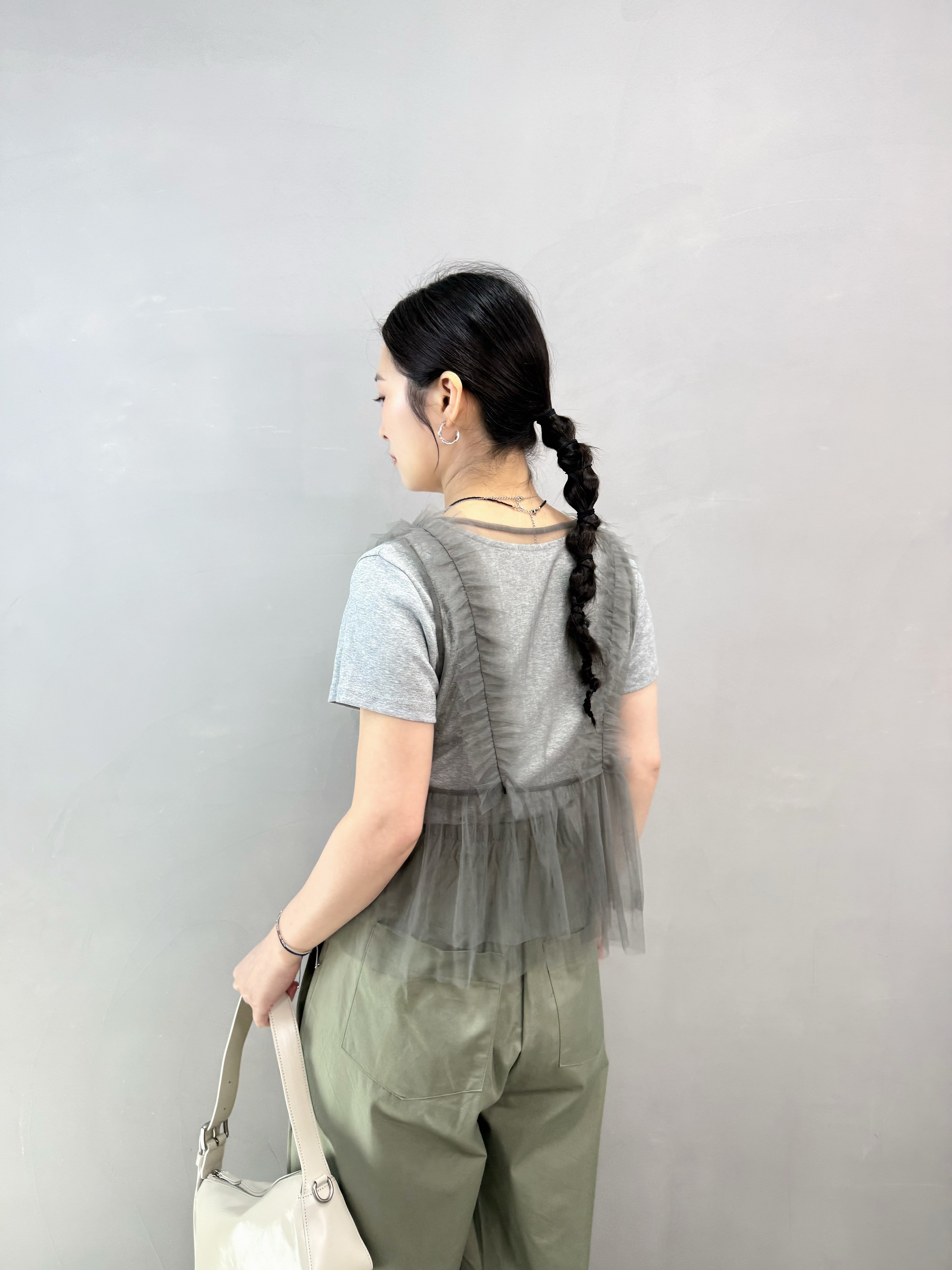 O76 ruffle網背心