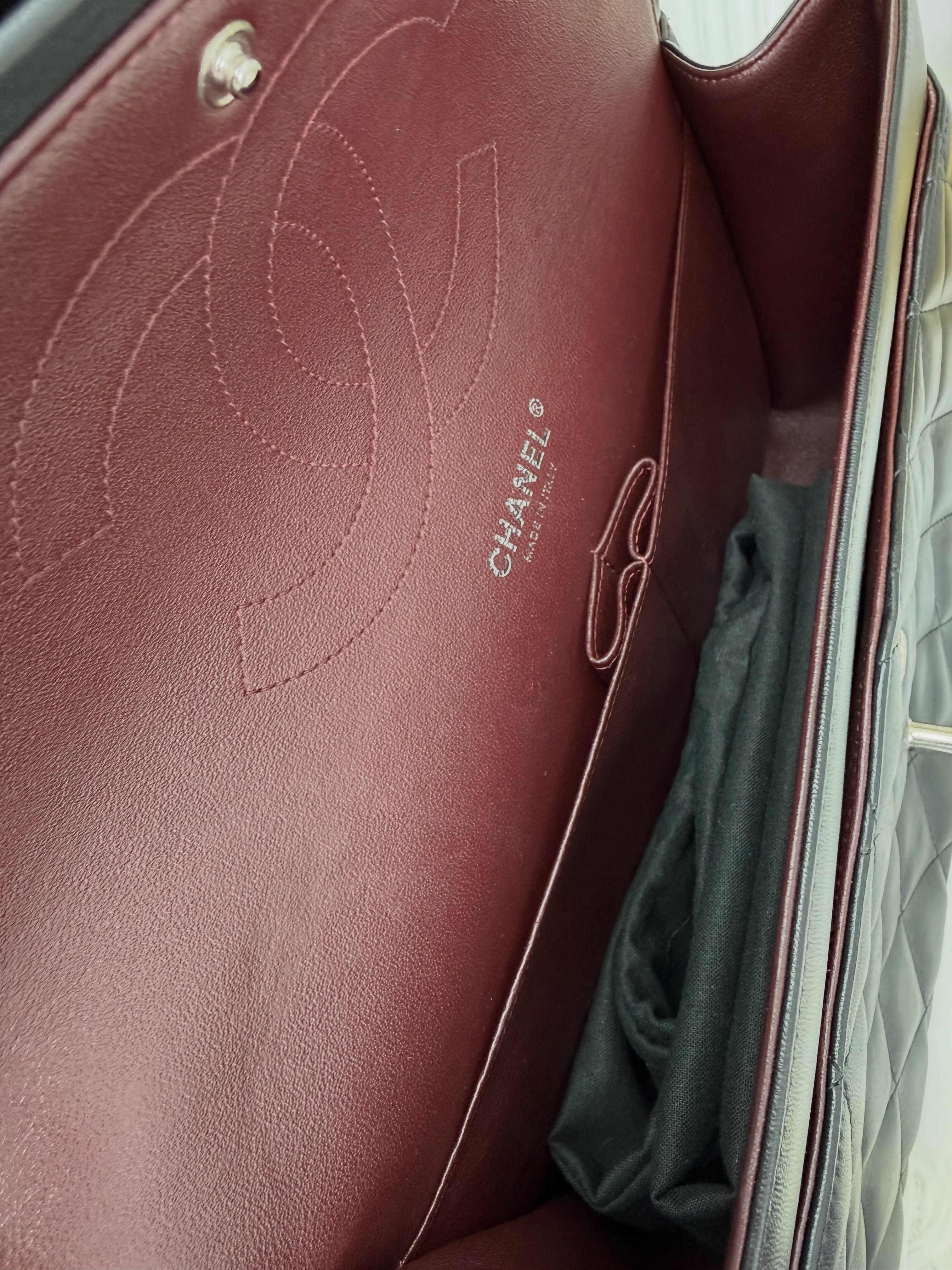Chanel👜 PRE OWNED 🛍️CF Jumbo 黑銀🖤19開 💼 有塵袋