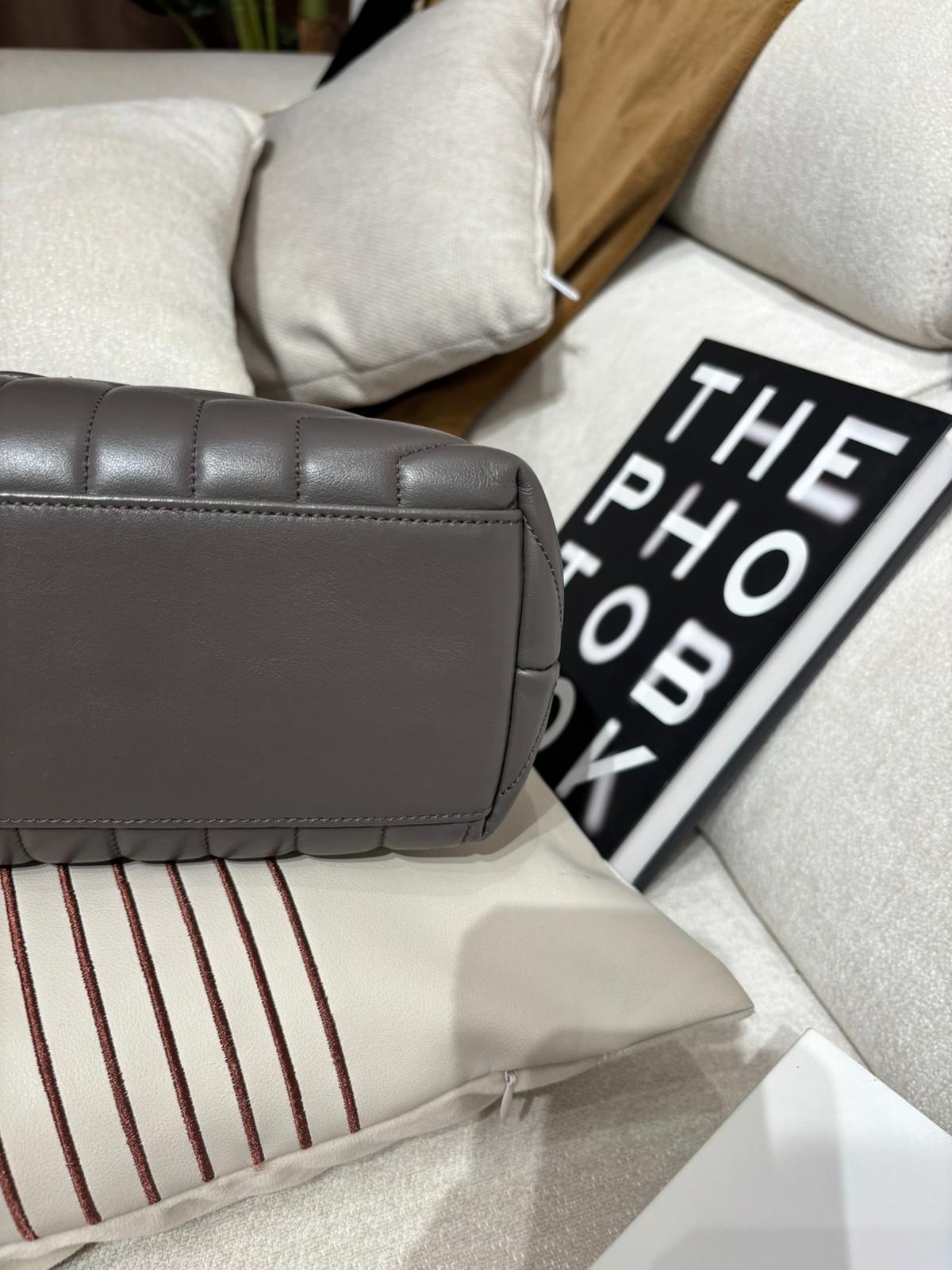 YSL Saint Laurent Loulou Grey Calfskin Chain Shoulder Bag  100%Authentic ,98%new  ✅ certificate card✅dust bag