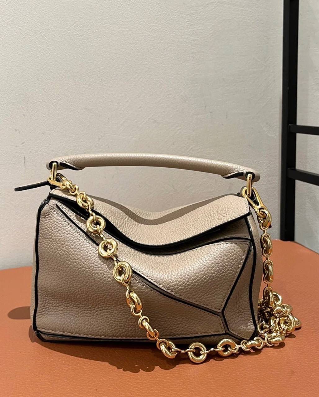 Loewe 罗意威 Luna 月亮包链条肩背包